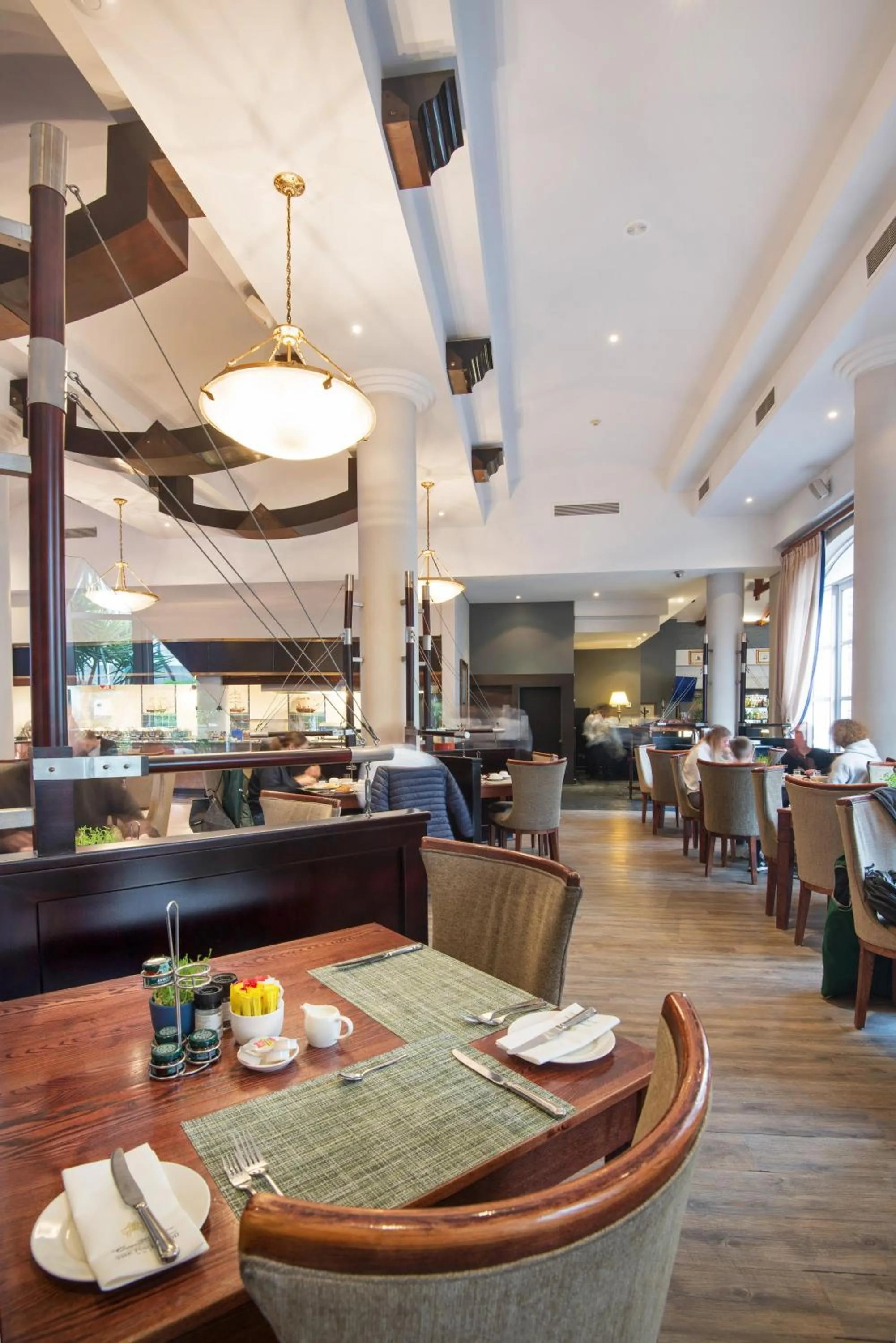 Restaurant/places to eat in The Commodore Hotel