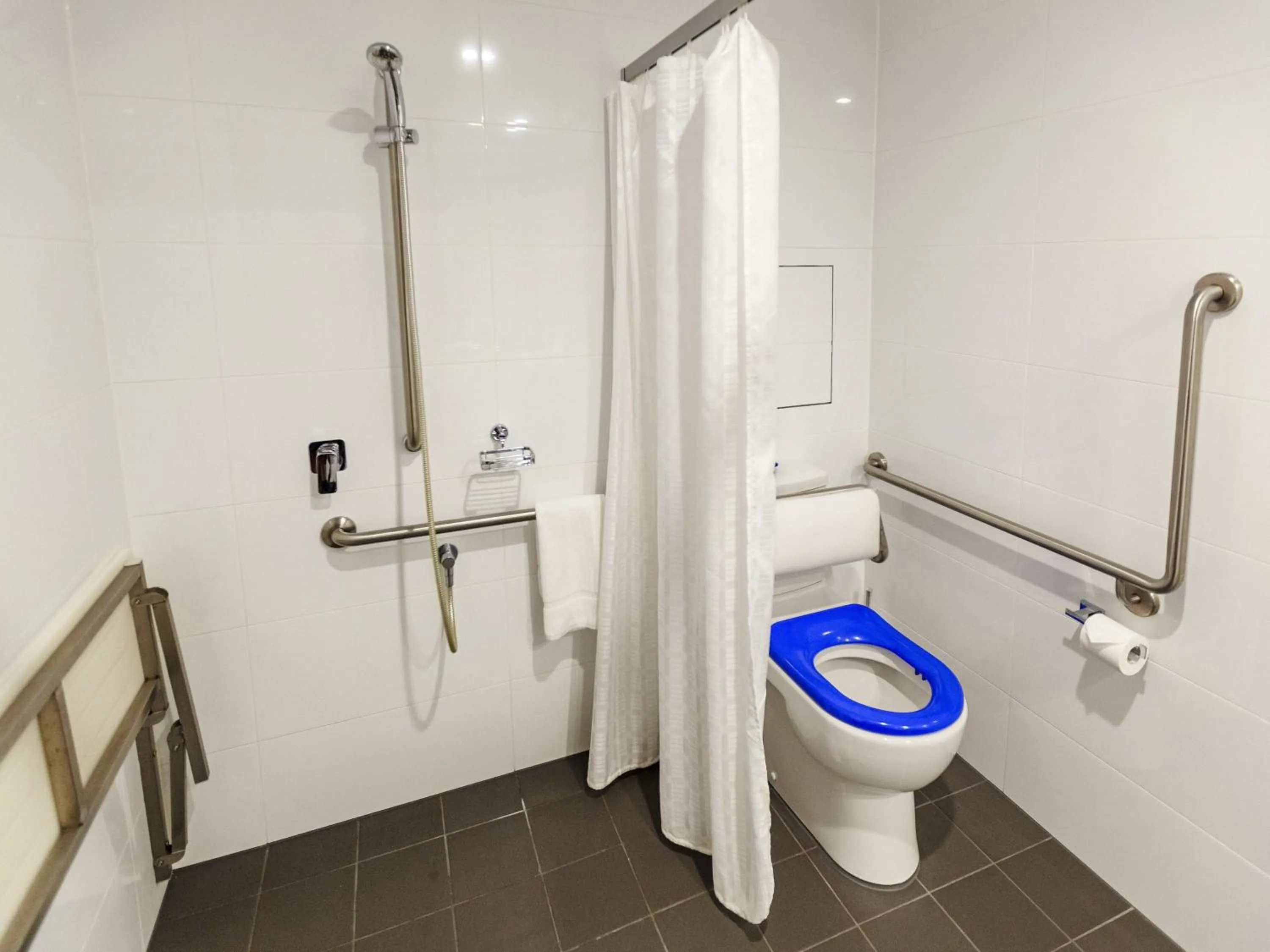 Bedroom in Mercure Sunshine Coast Kawana Waters