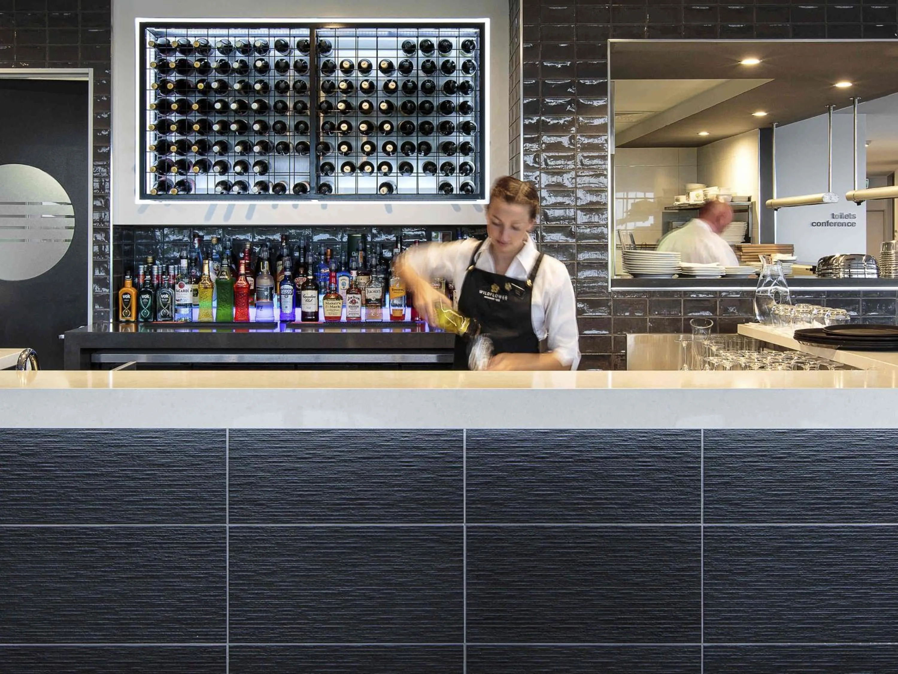 Lounge or bar in Mercure Sunshine Coast Kawana Waters