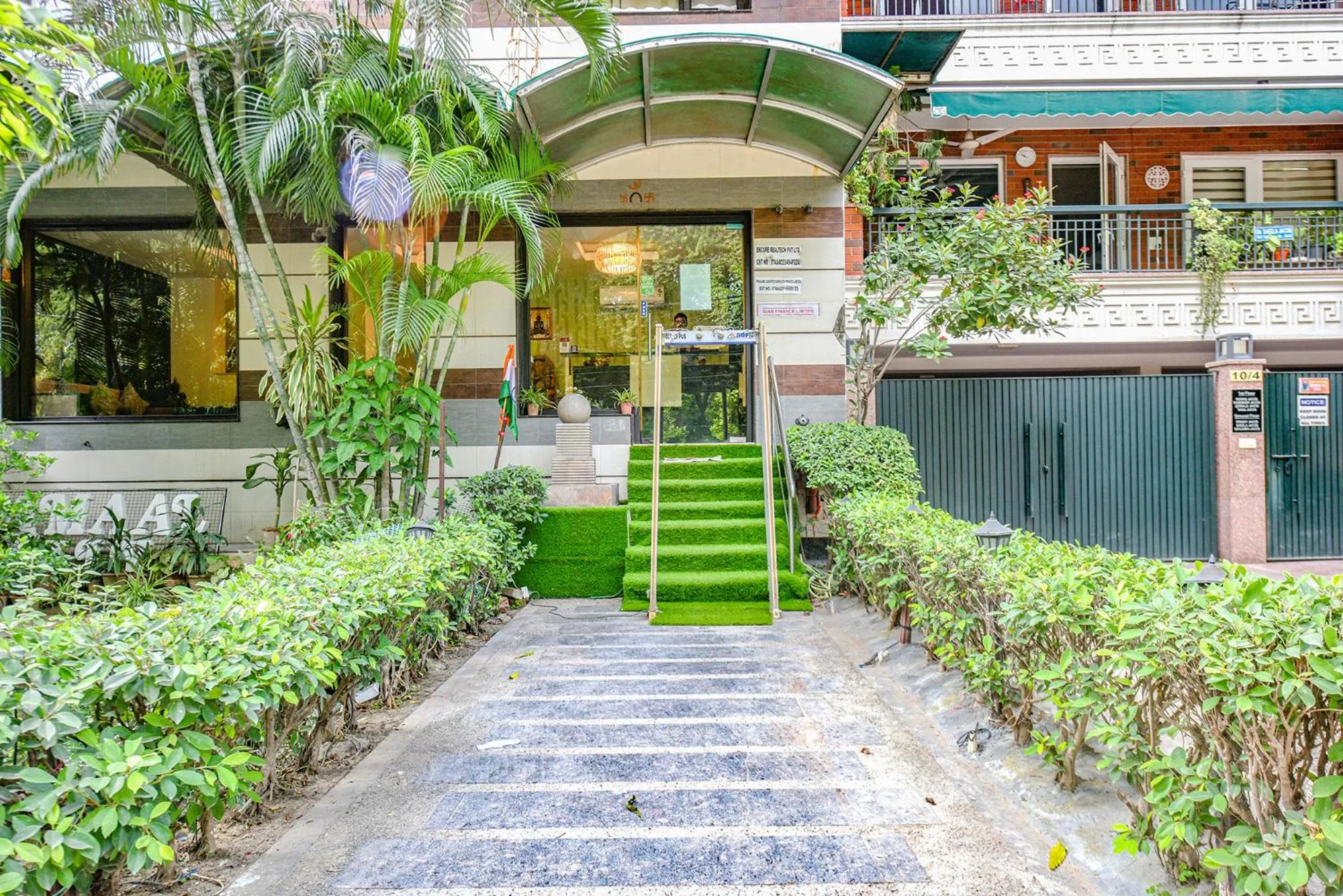 Facade/entrance in FabHotel Aashraye