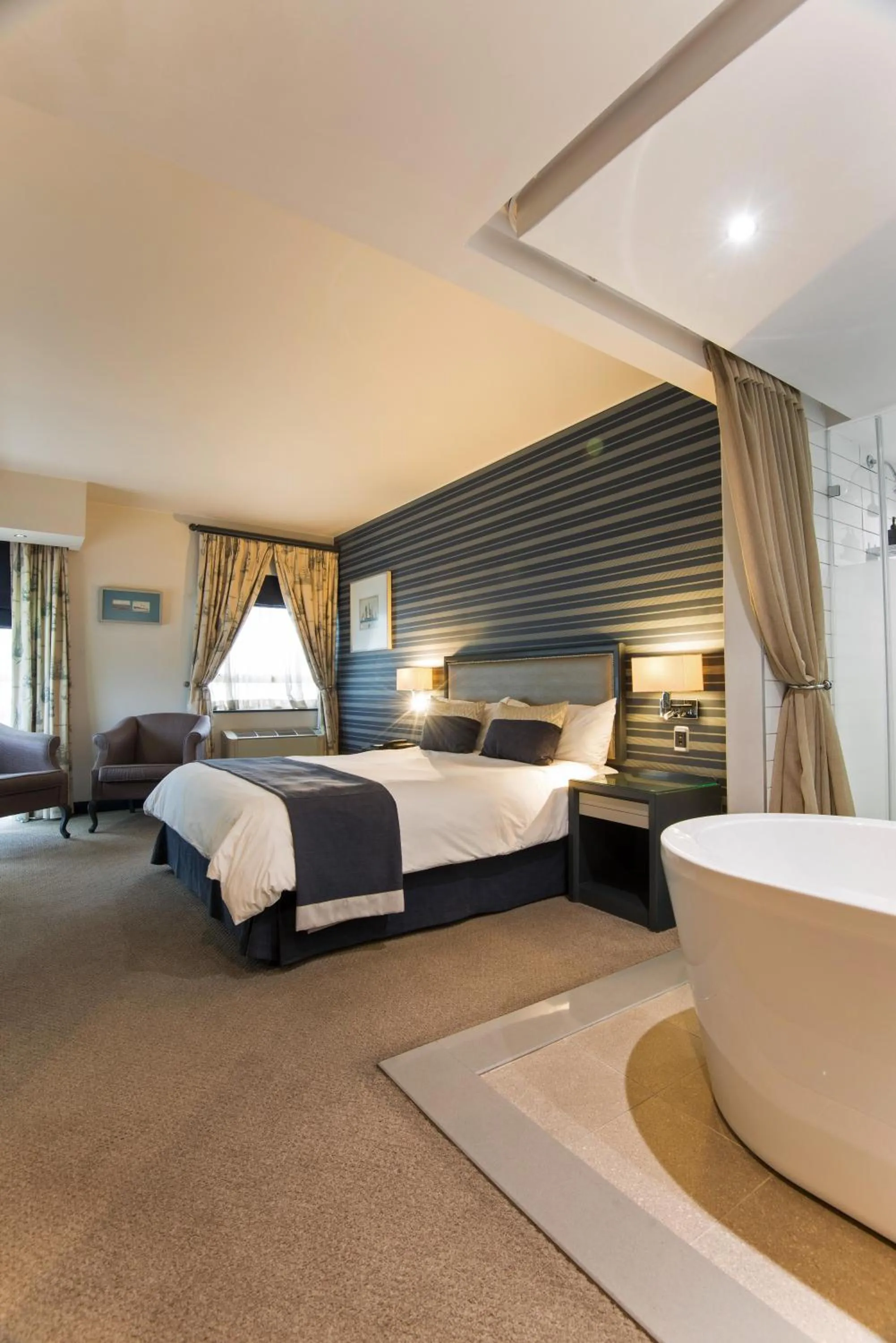 Photo of the whole room, Bed in The Portswood Hotel