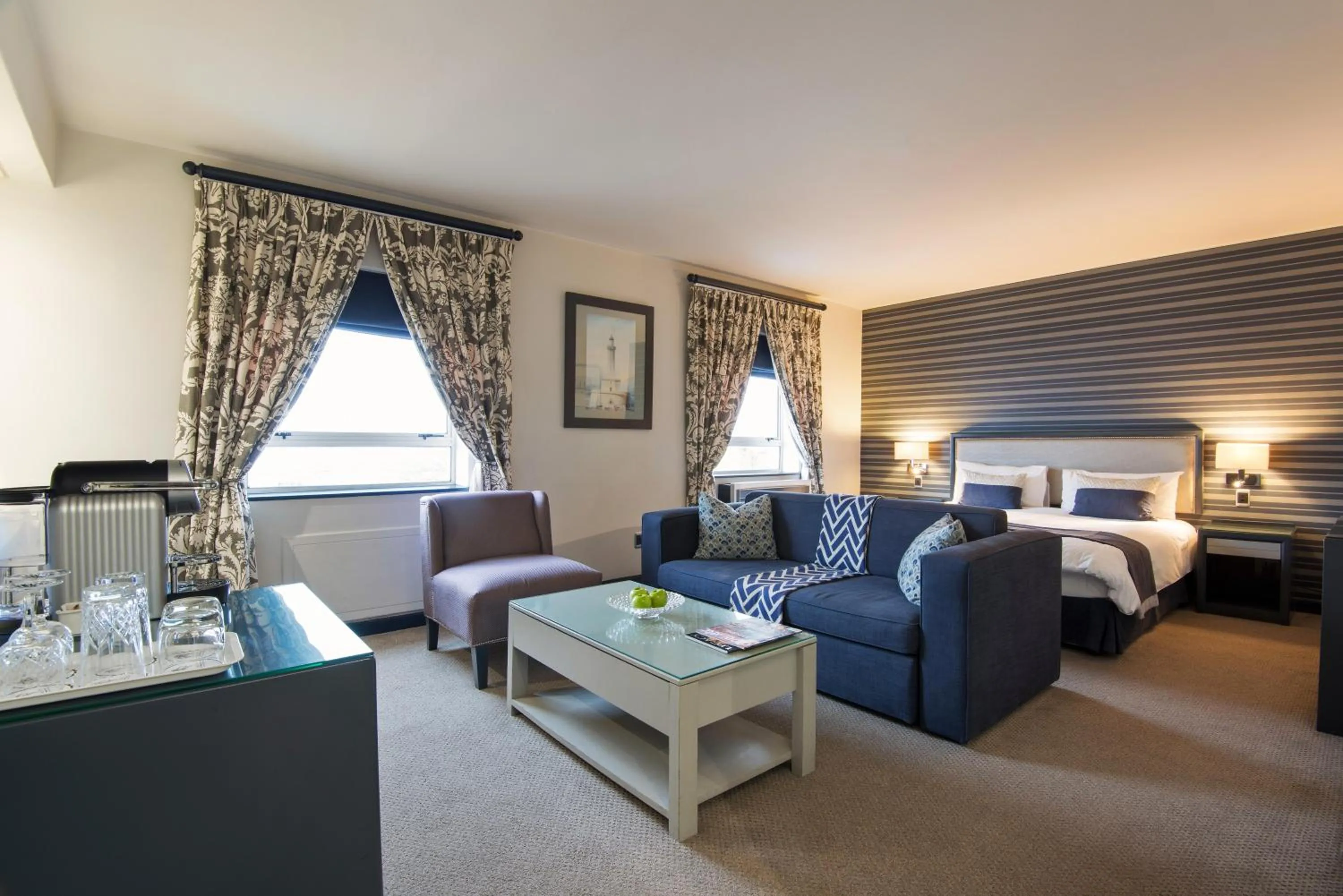 Lobby or reception, Bed in The Portswood Hotel