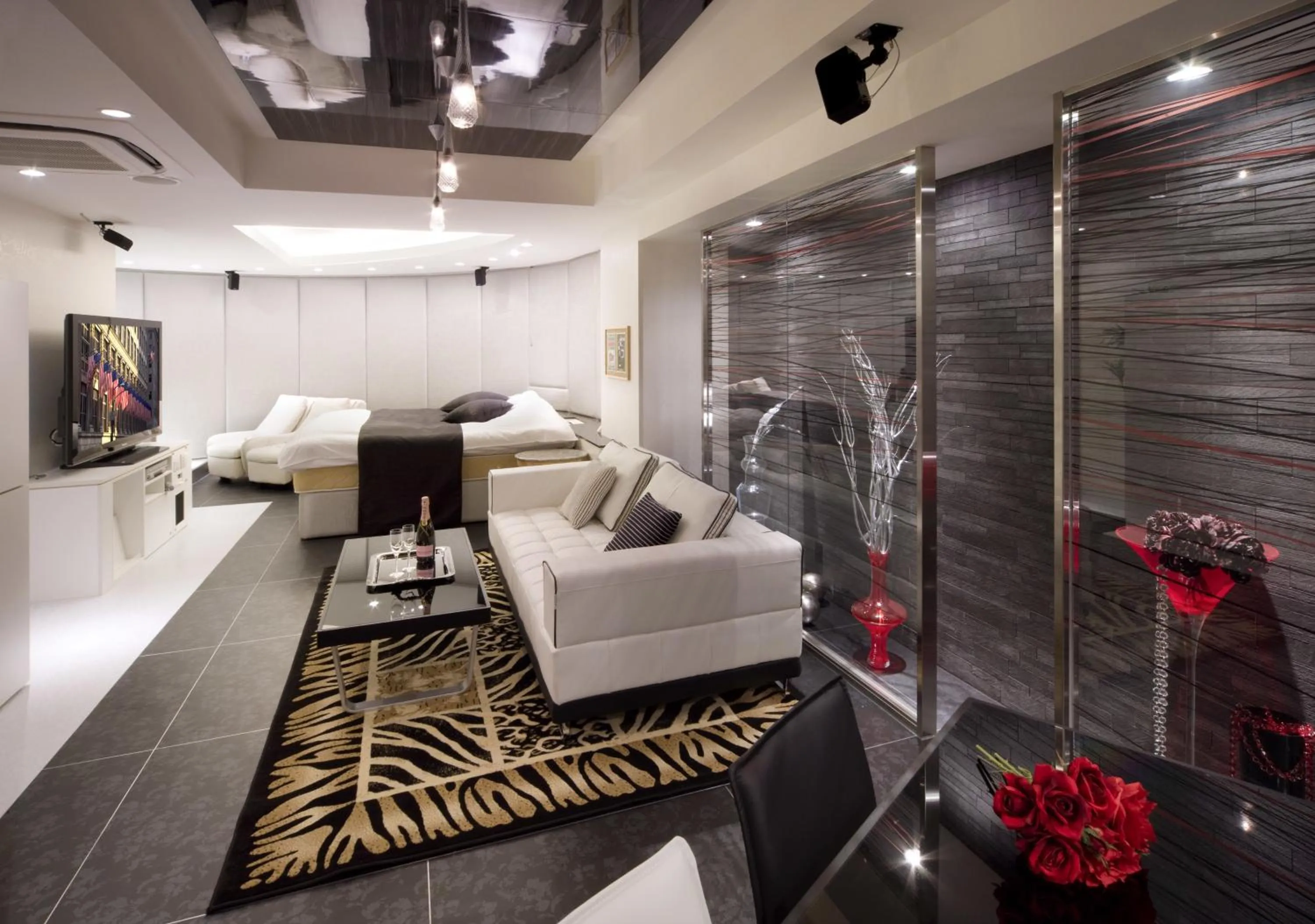 Photo of the whole room in HOTEL & SPA ISLAND (Adult Only)