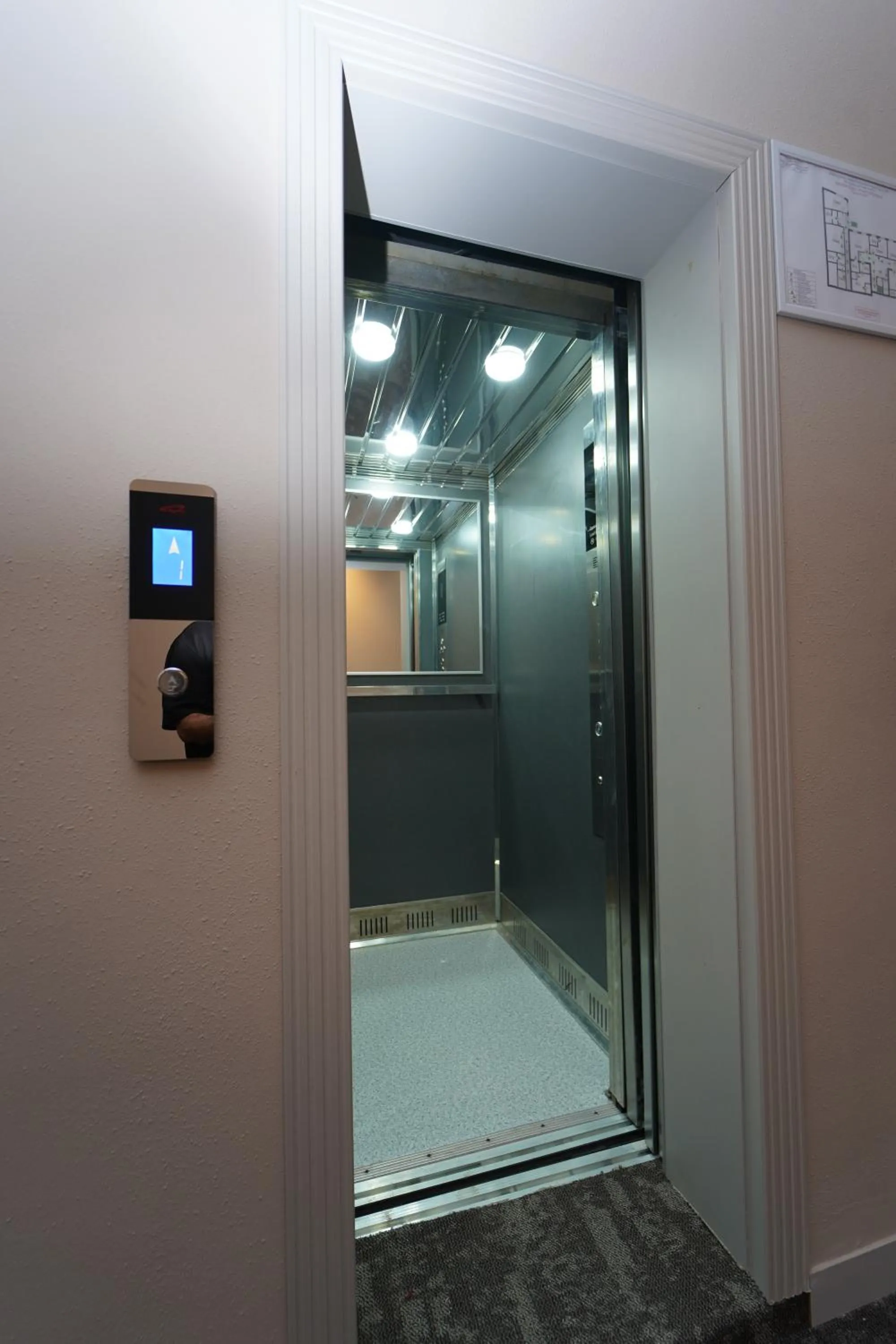 elevator in Marison Hotel Baku