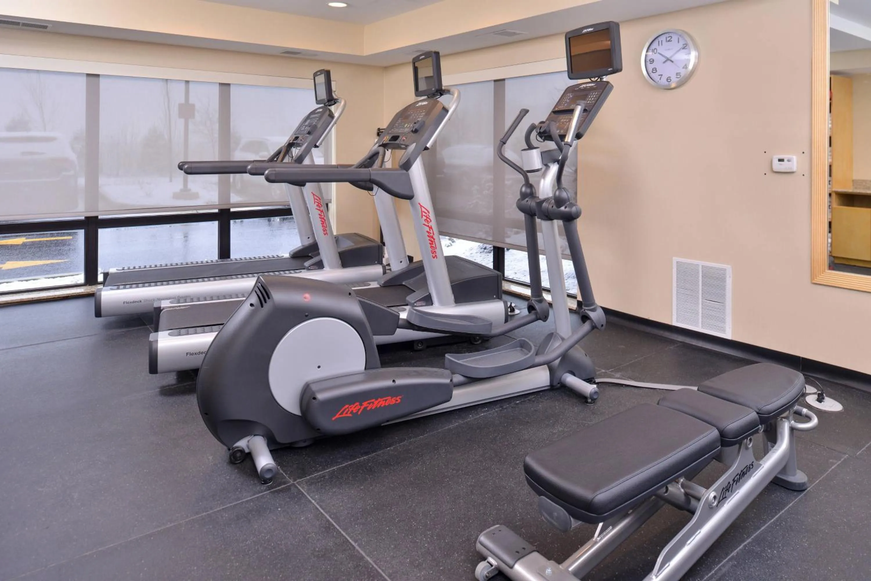 Fitness centre/facilities in TownePlace Suites by Marriott Detroit Commerce