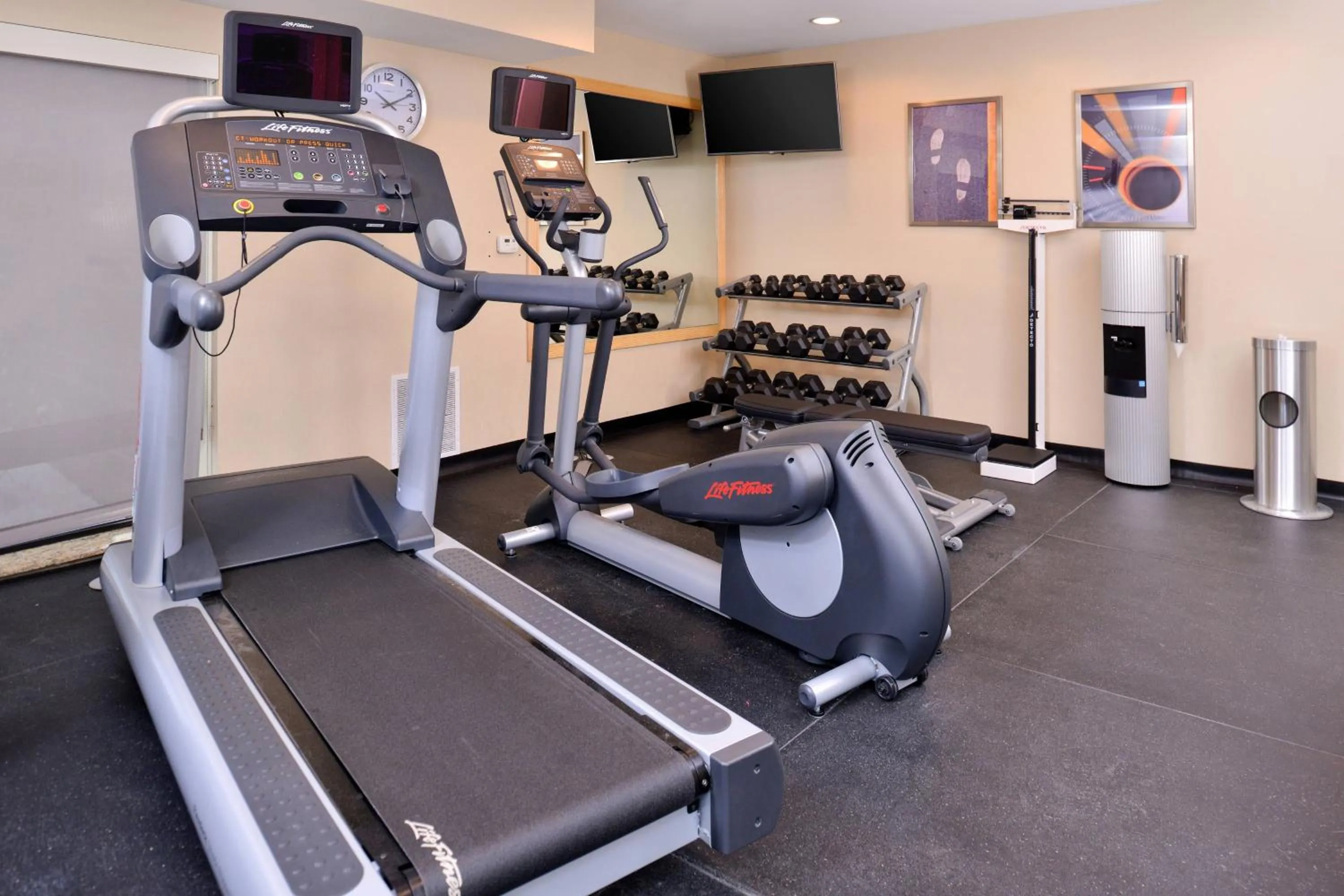 Fitness centre/facilities in TownePlace Suites by Marriott Detroit Commerce