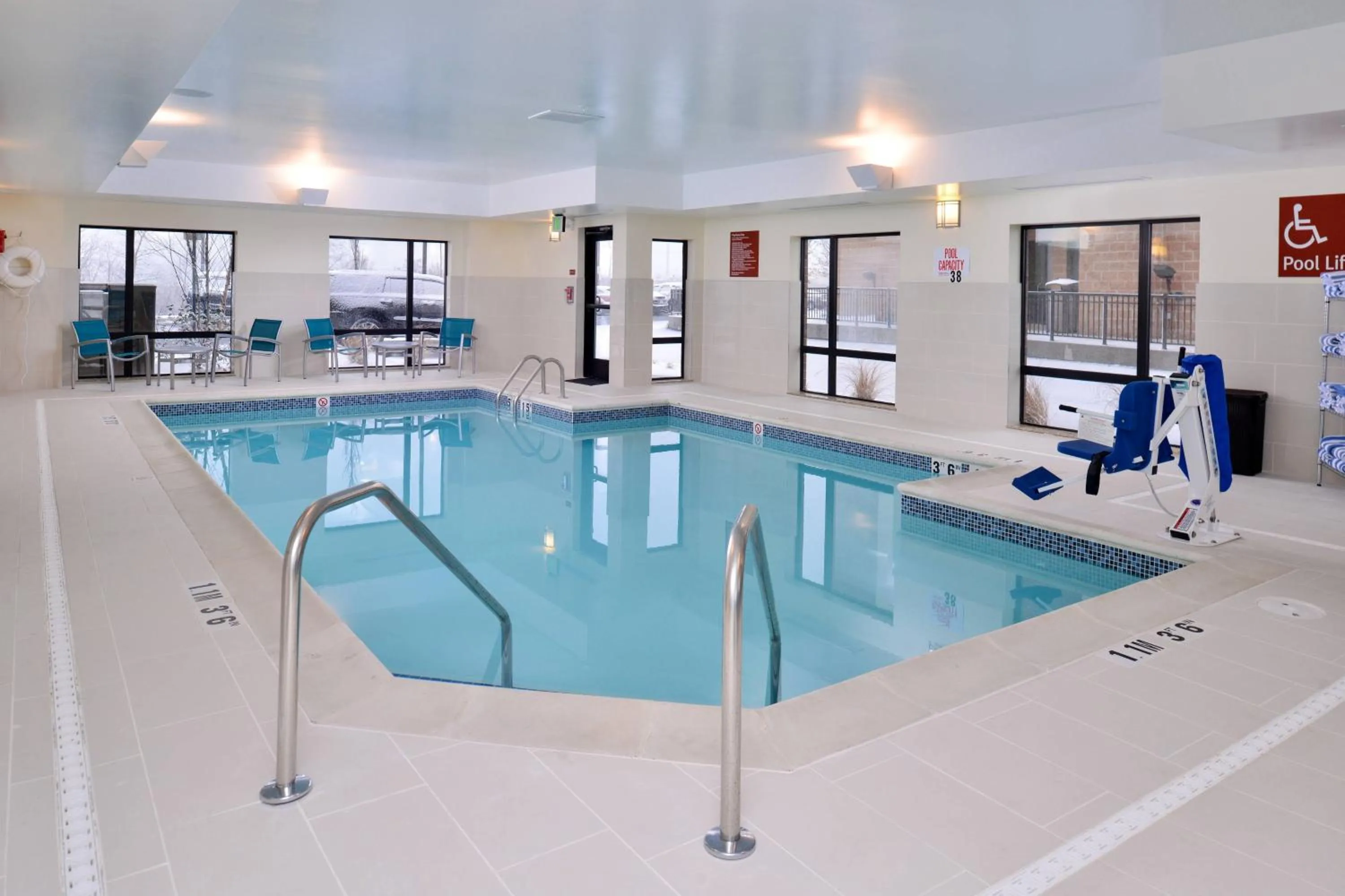 Swimming pool in TownePlace Suites by Marriott Detroit Commerce