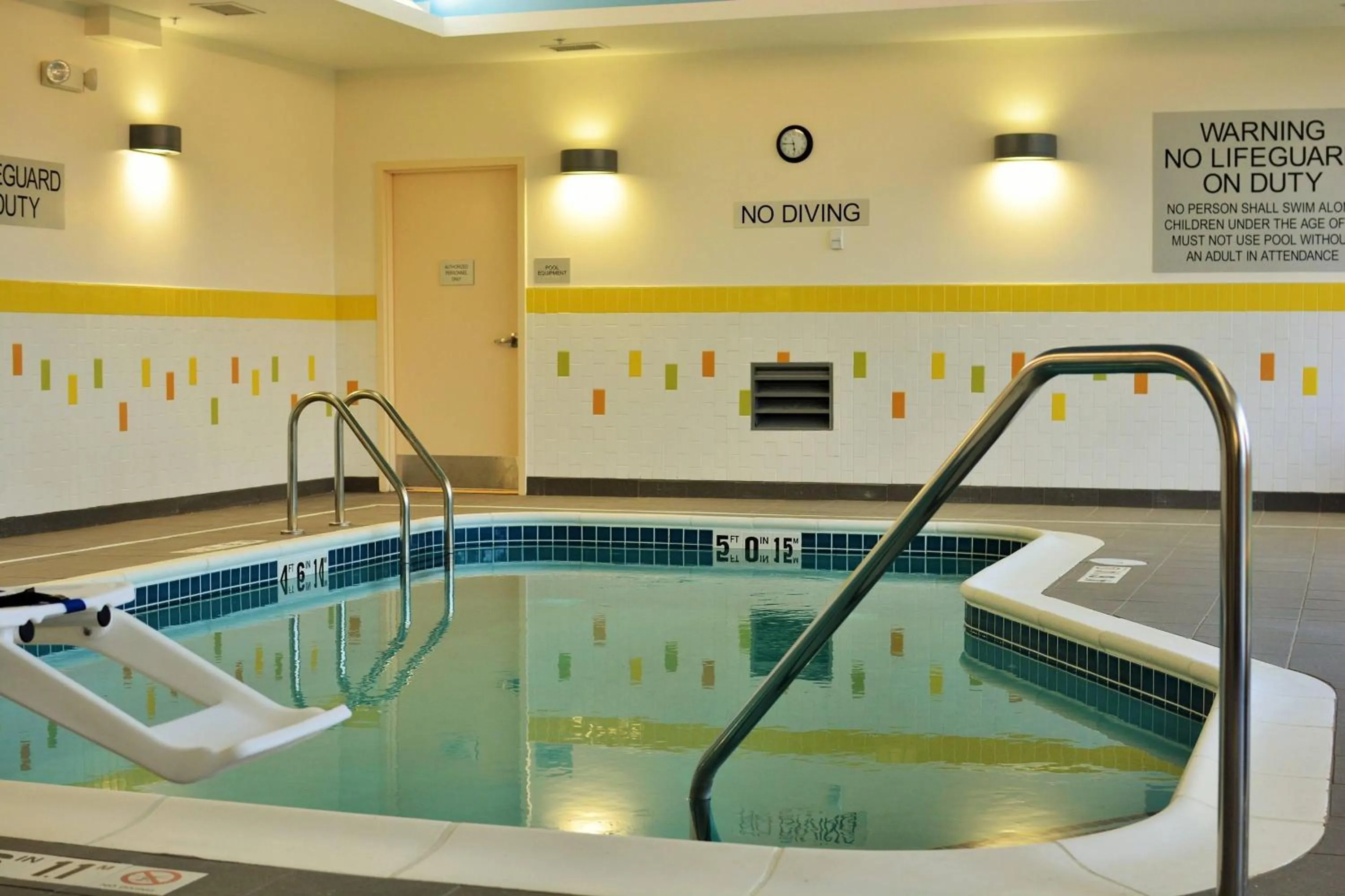 Swimming pool in Fairfield Inn & Suites by Marriott Omaha Northwest