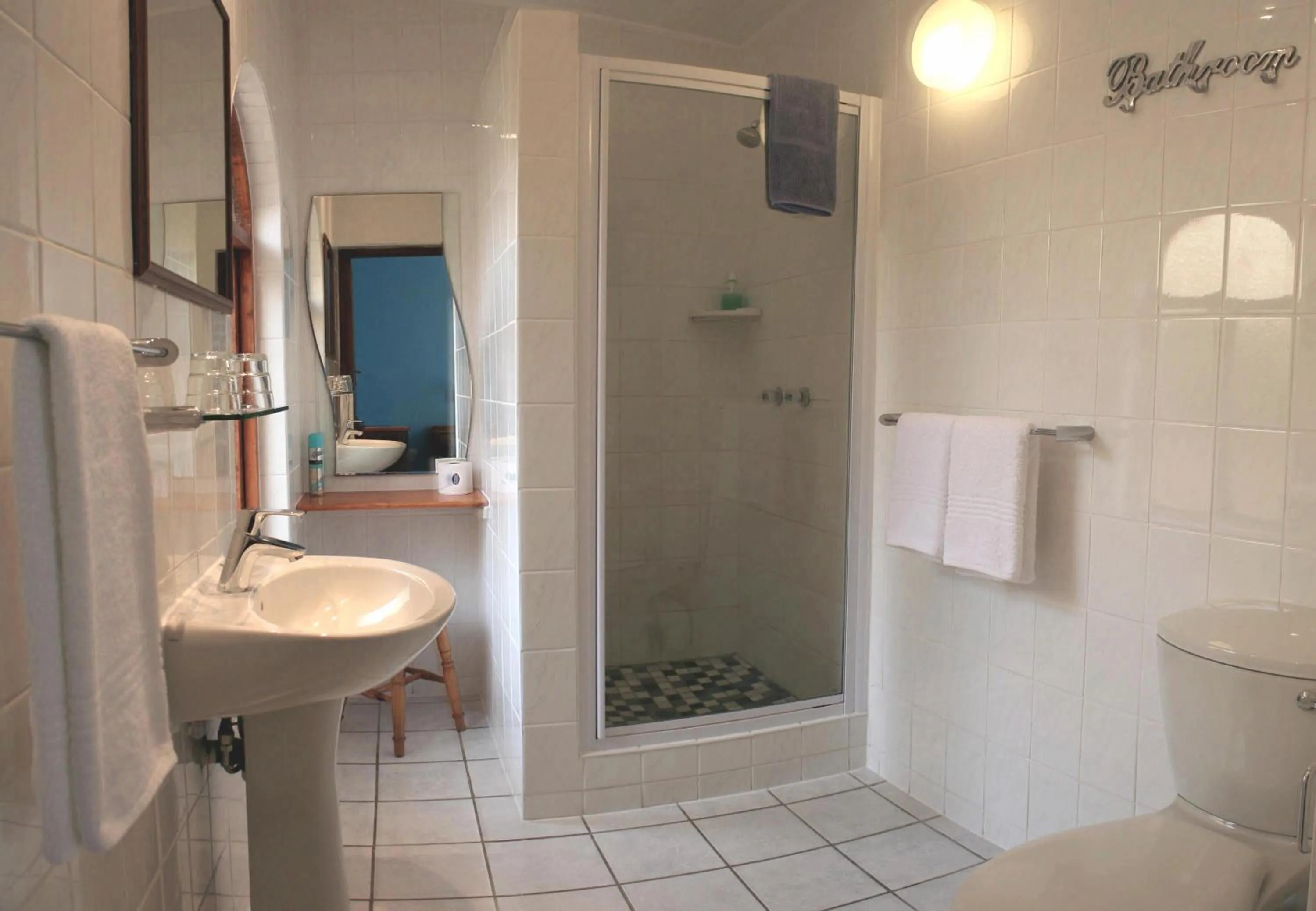 Shower in Avenues Guesthouse