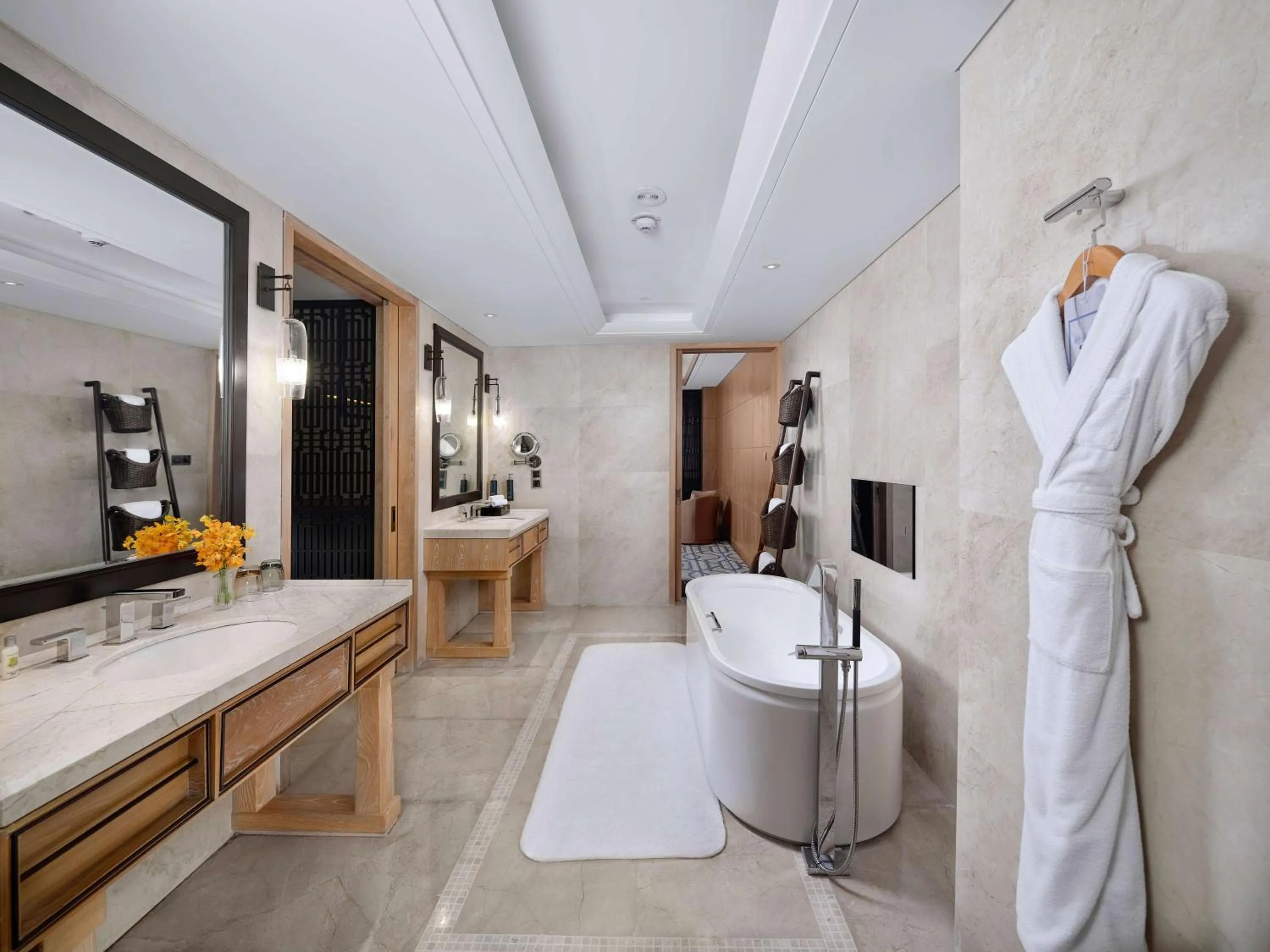 Bathroom in Hilton Dali Resort & Spa