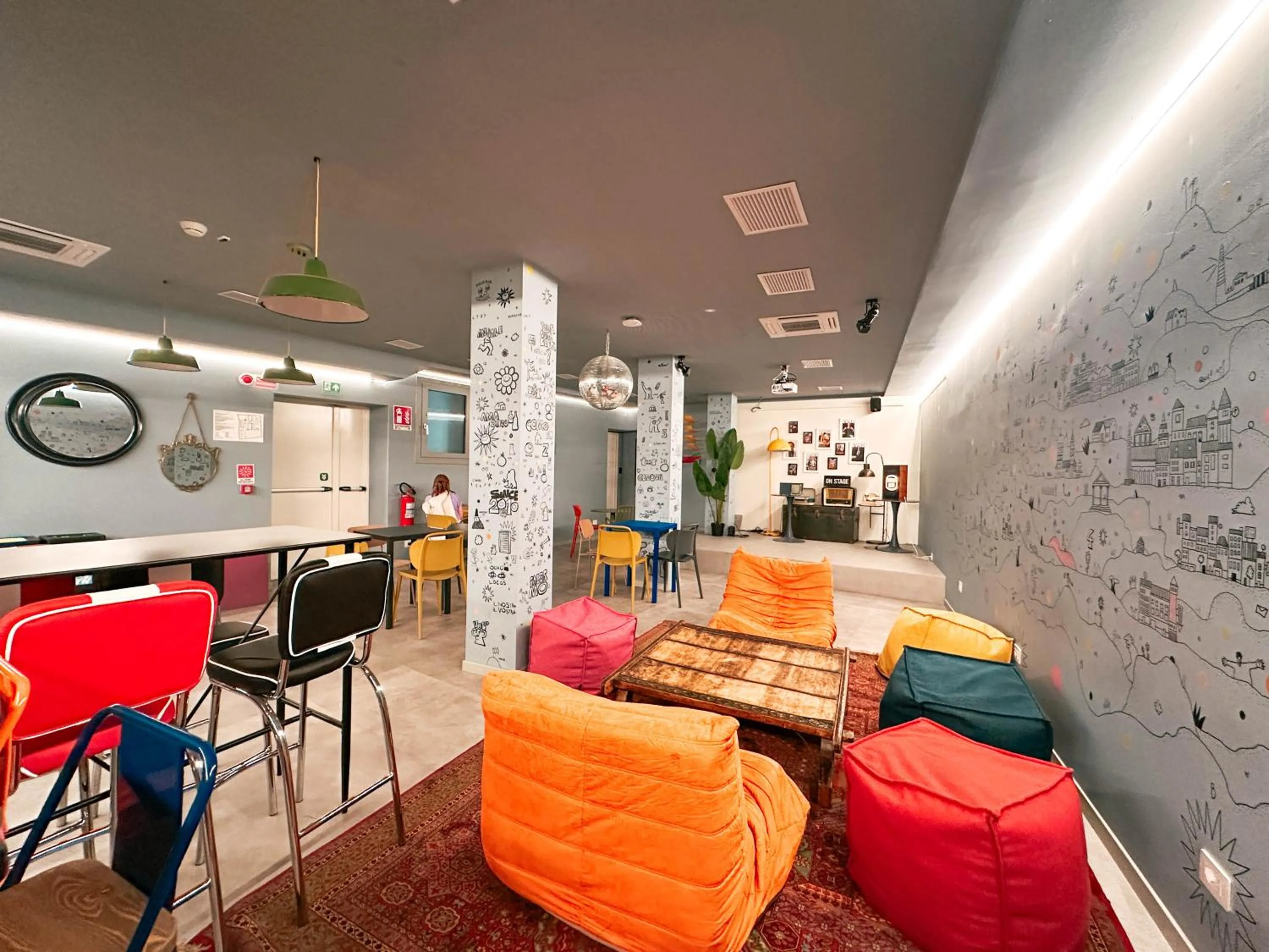 Living room in Ostello Bello Milano Duomo