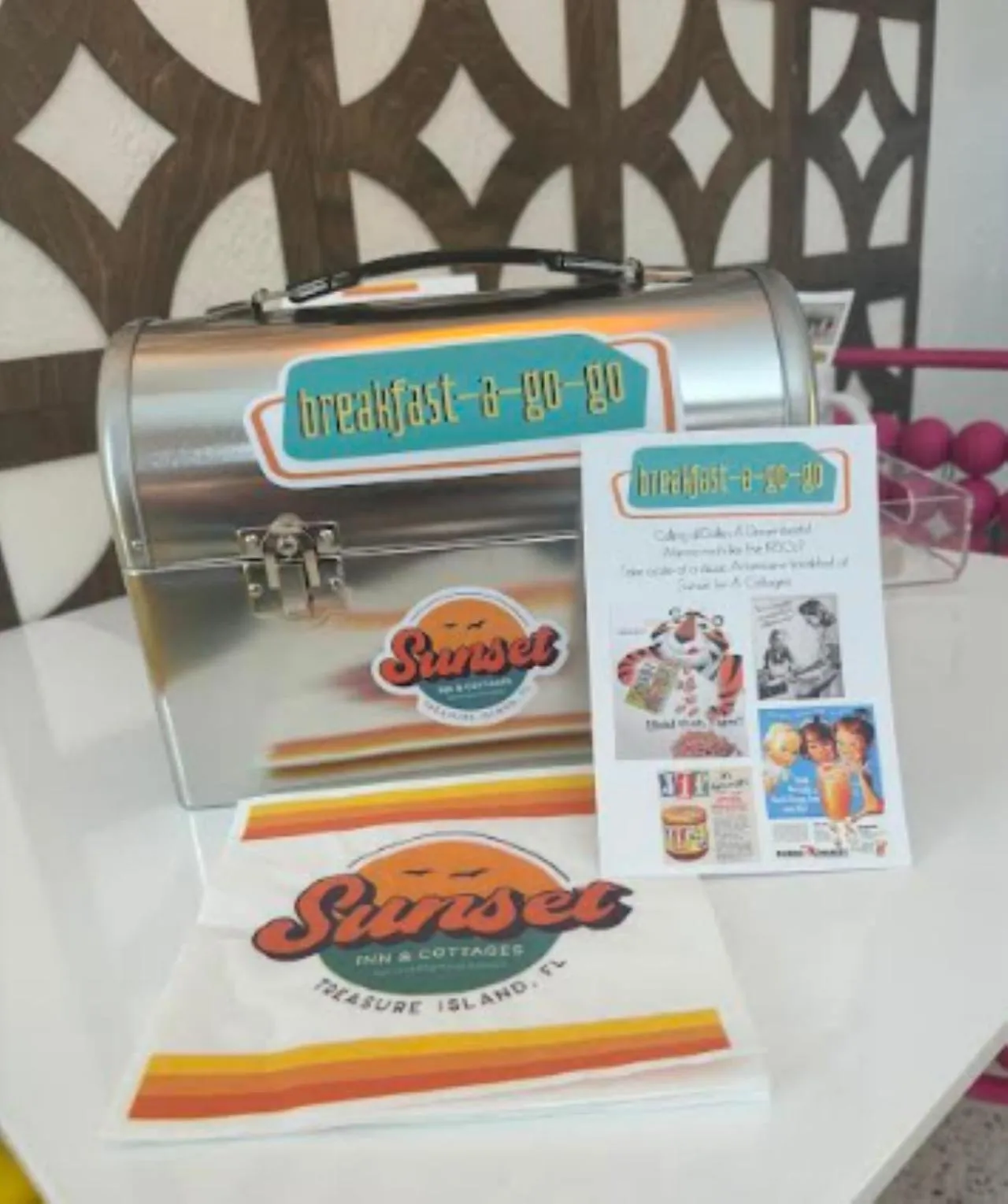 Breakfast in Sunset Inn and Cottages