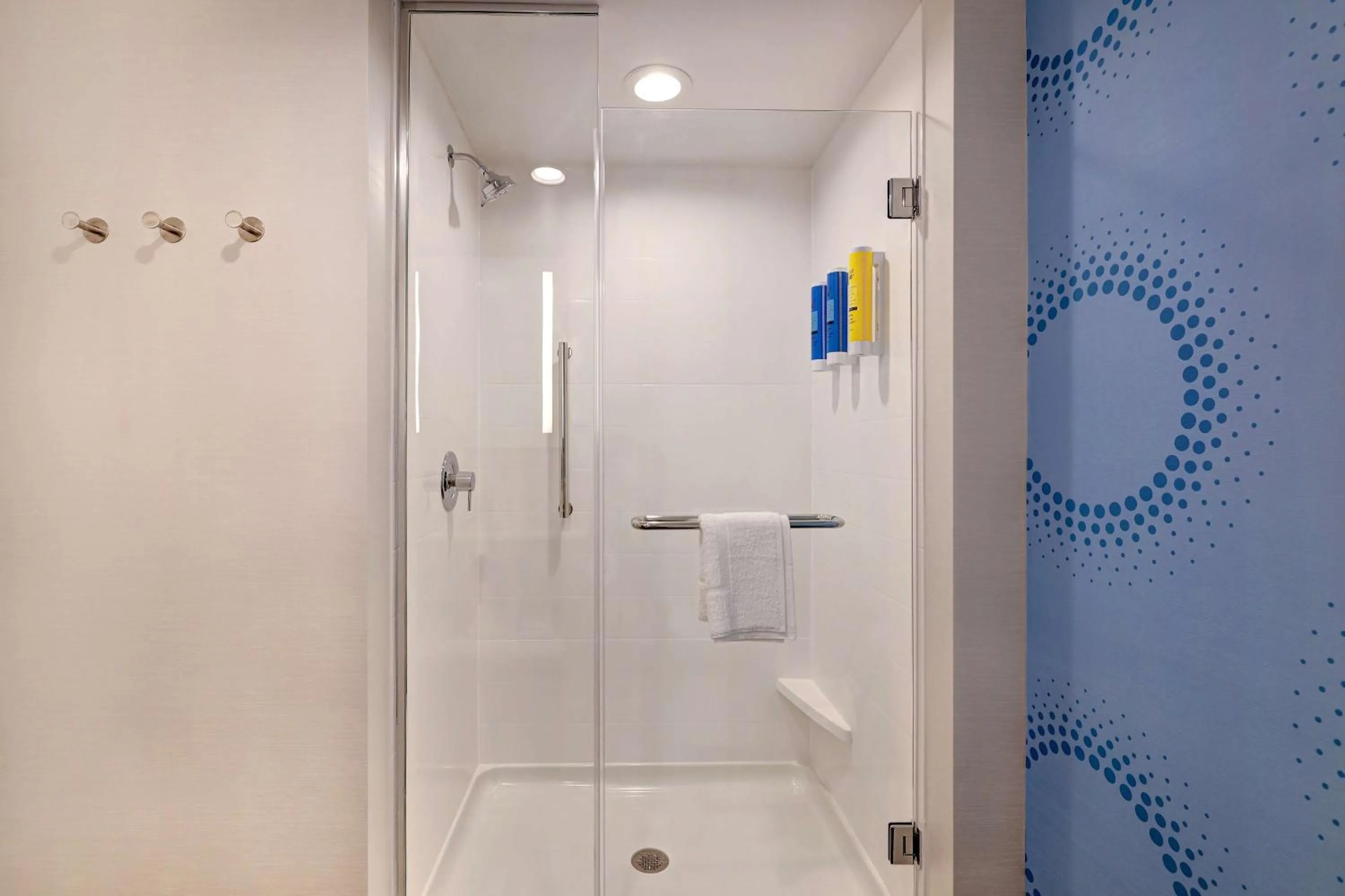 Bathroom in Tru by Hilton Lithia Springs, GA