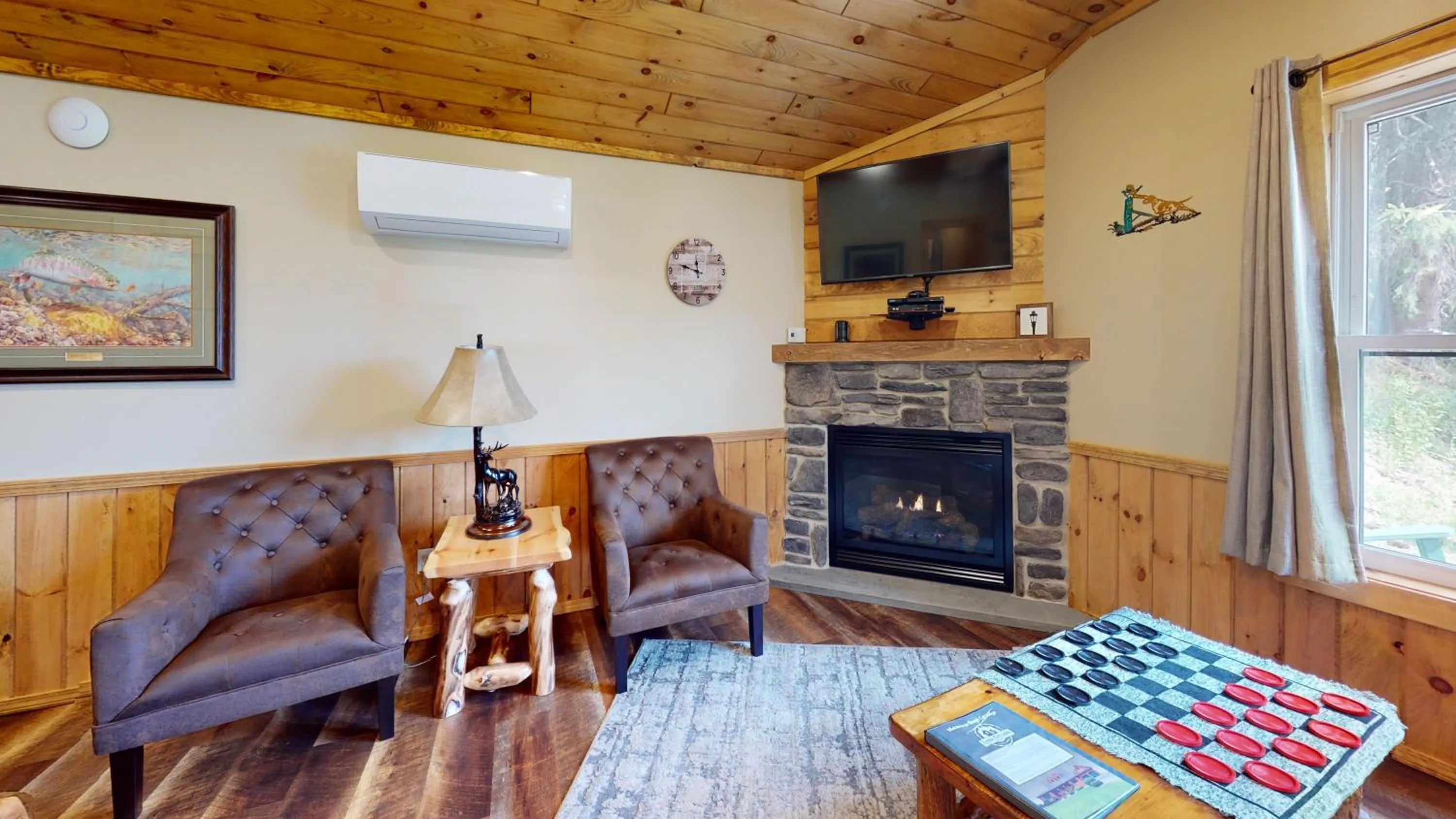 Living room in Rough Cut Lodge