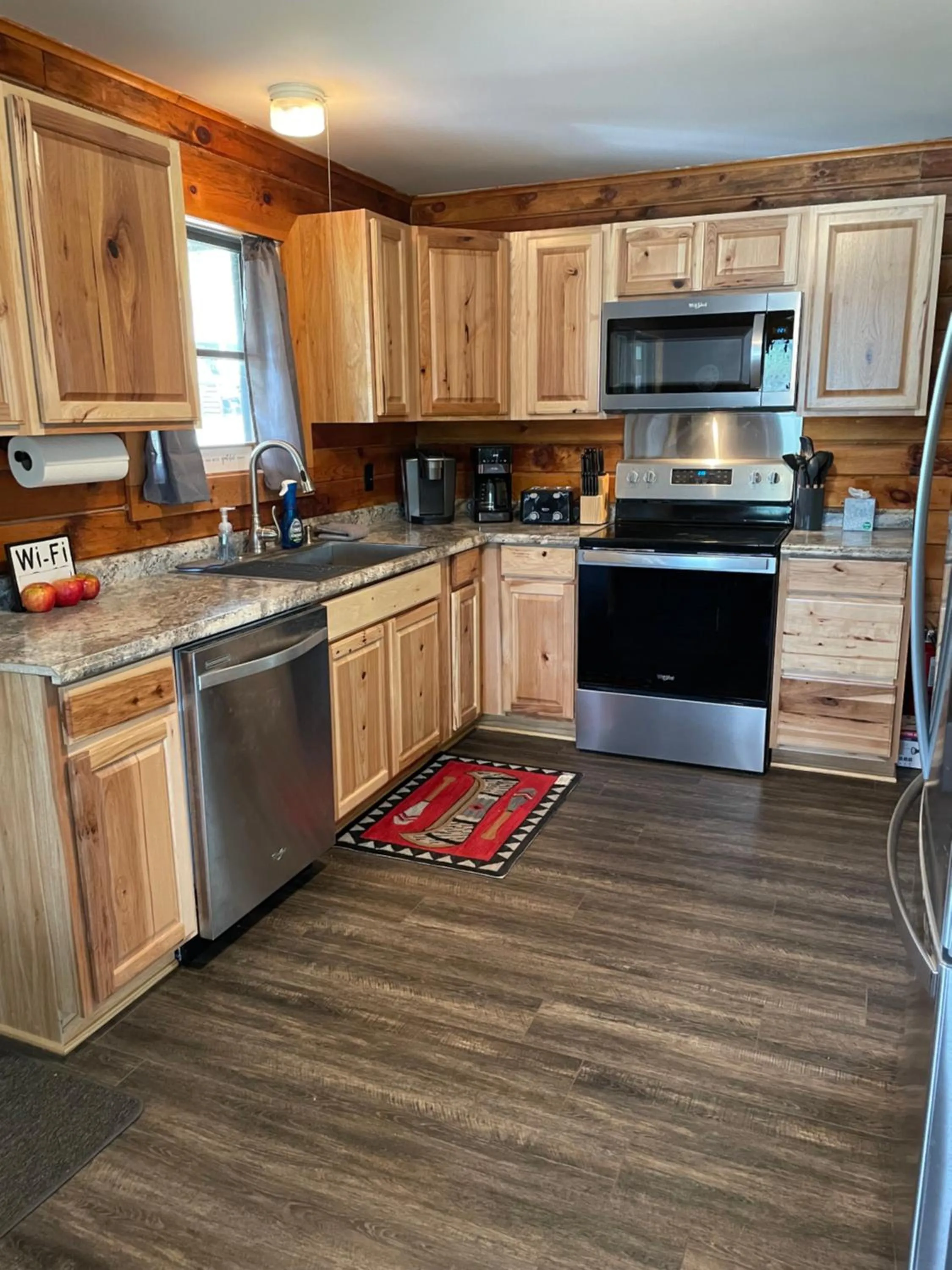 Kitchen or kitchenette in Rough Cut Lodge