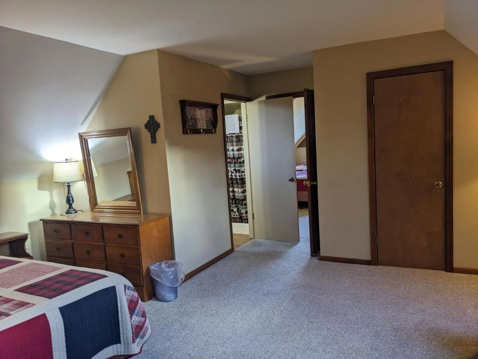 Bedroom, Bed in Rough Cut Lodge