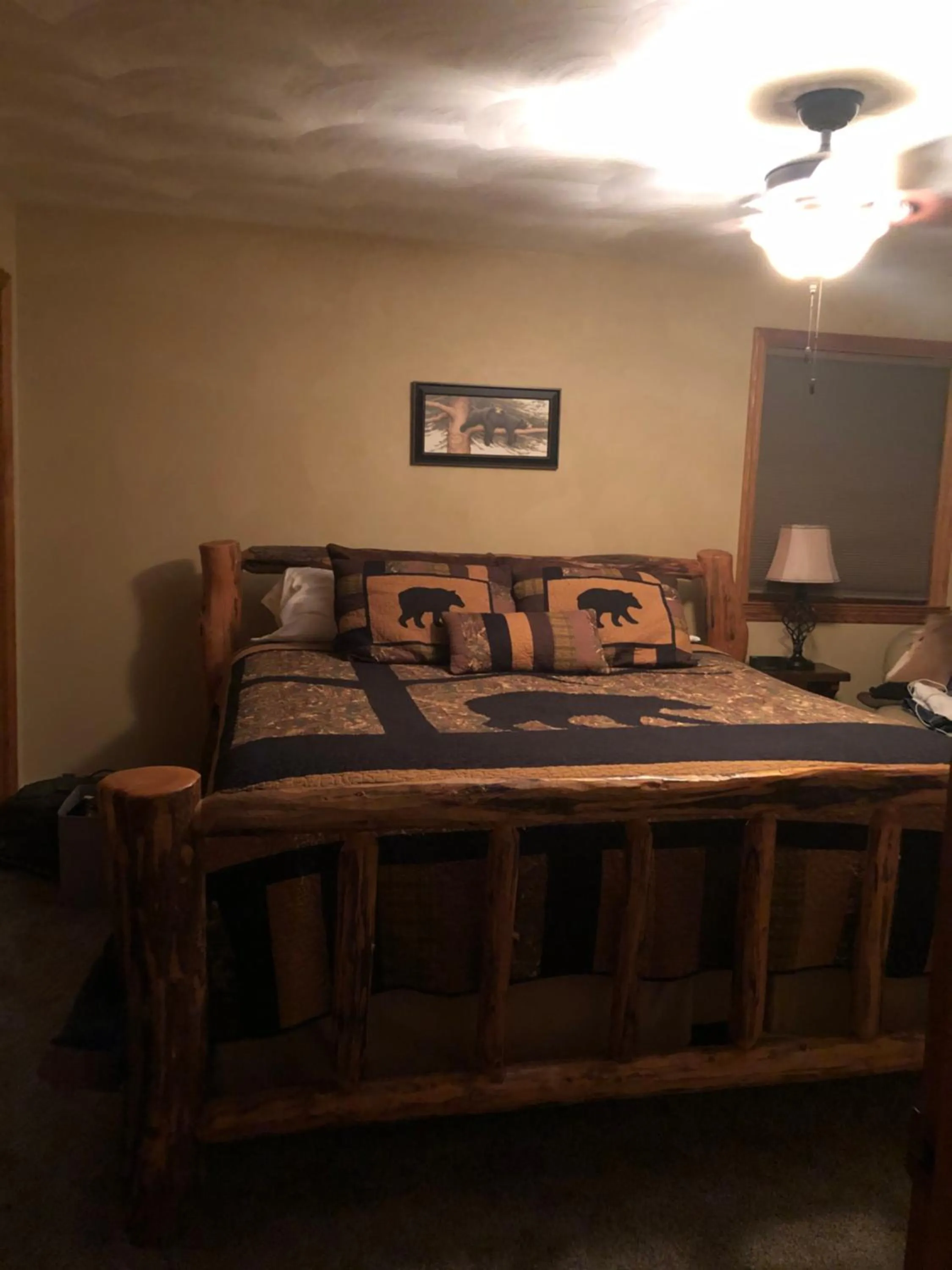 Bedroom, Bed in Rough Cut Lodge