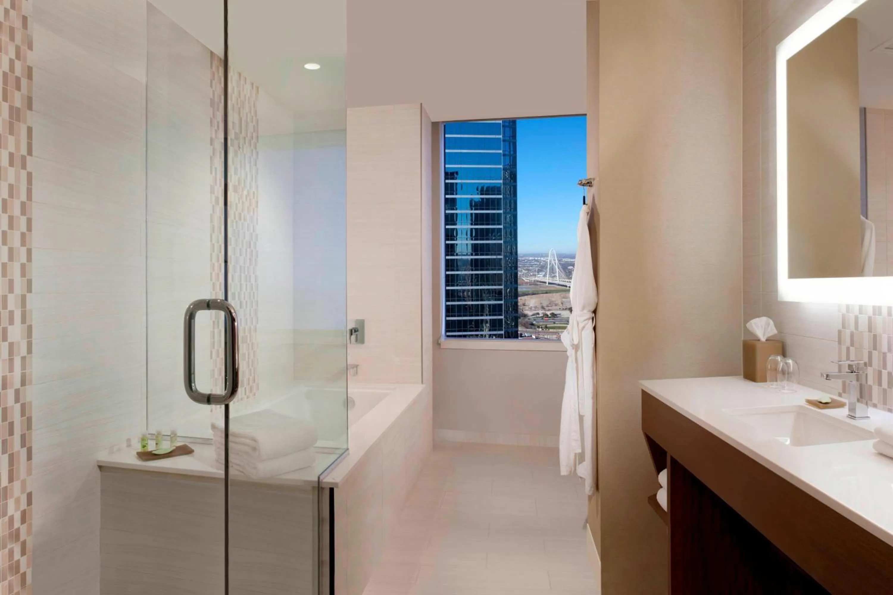 Bathroom, Bed in The Westin Dallas Downtown