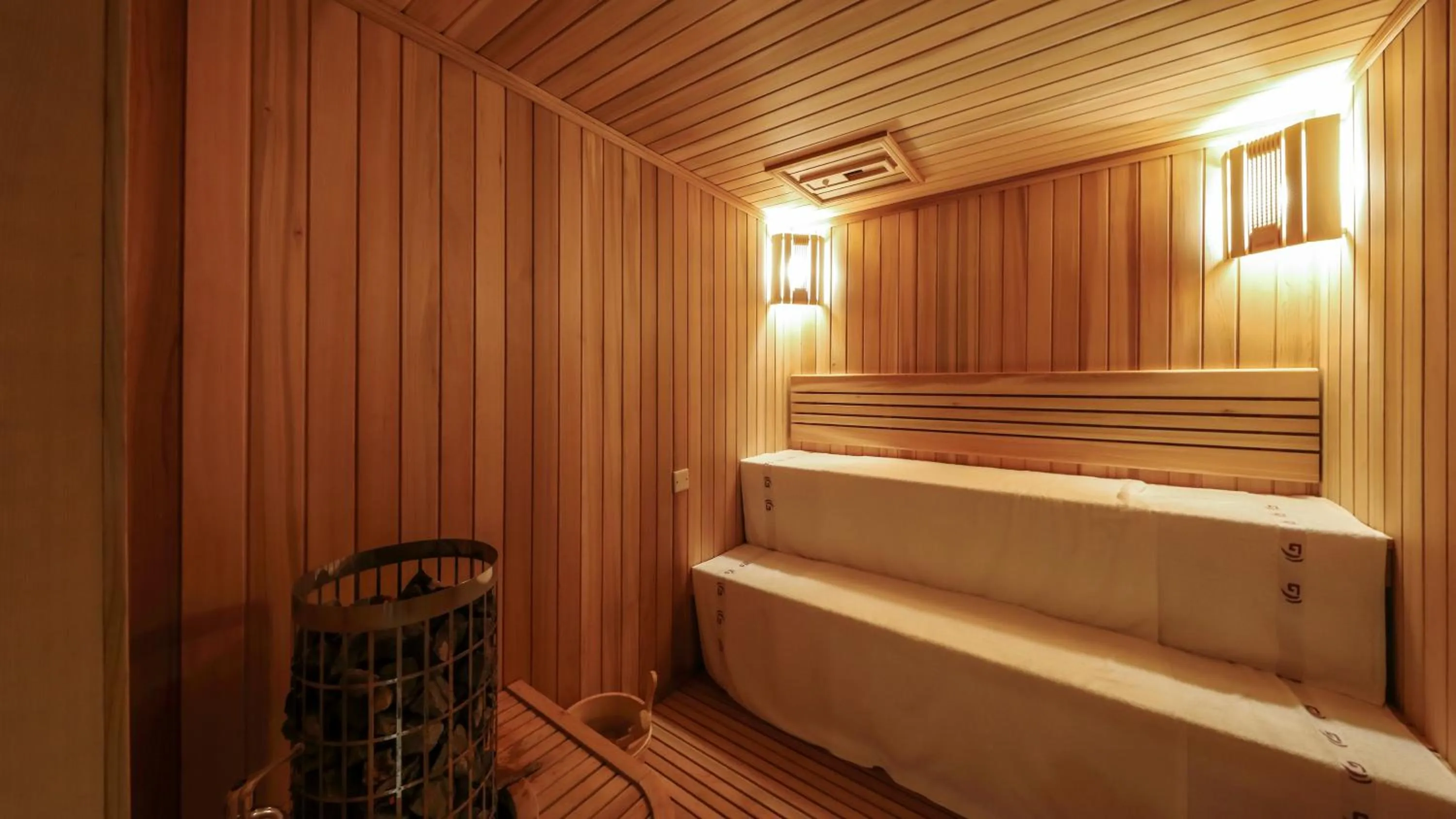 Sauna, Bed in West Lake State Guest House