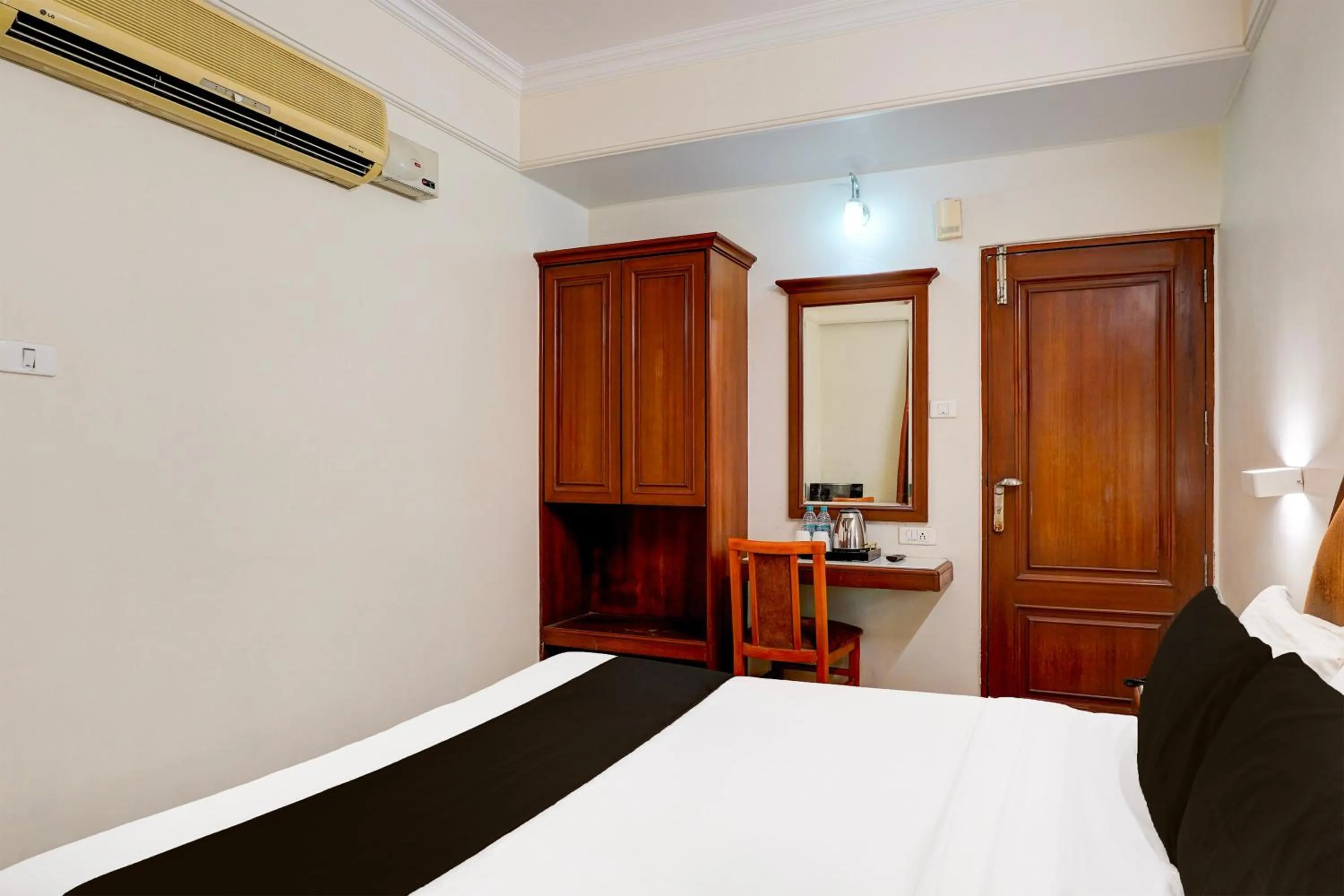 Bedroom, Bed in Super Hotel O Thimmaiah Rd Rajajinagar