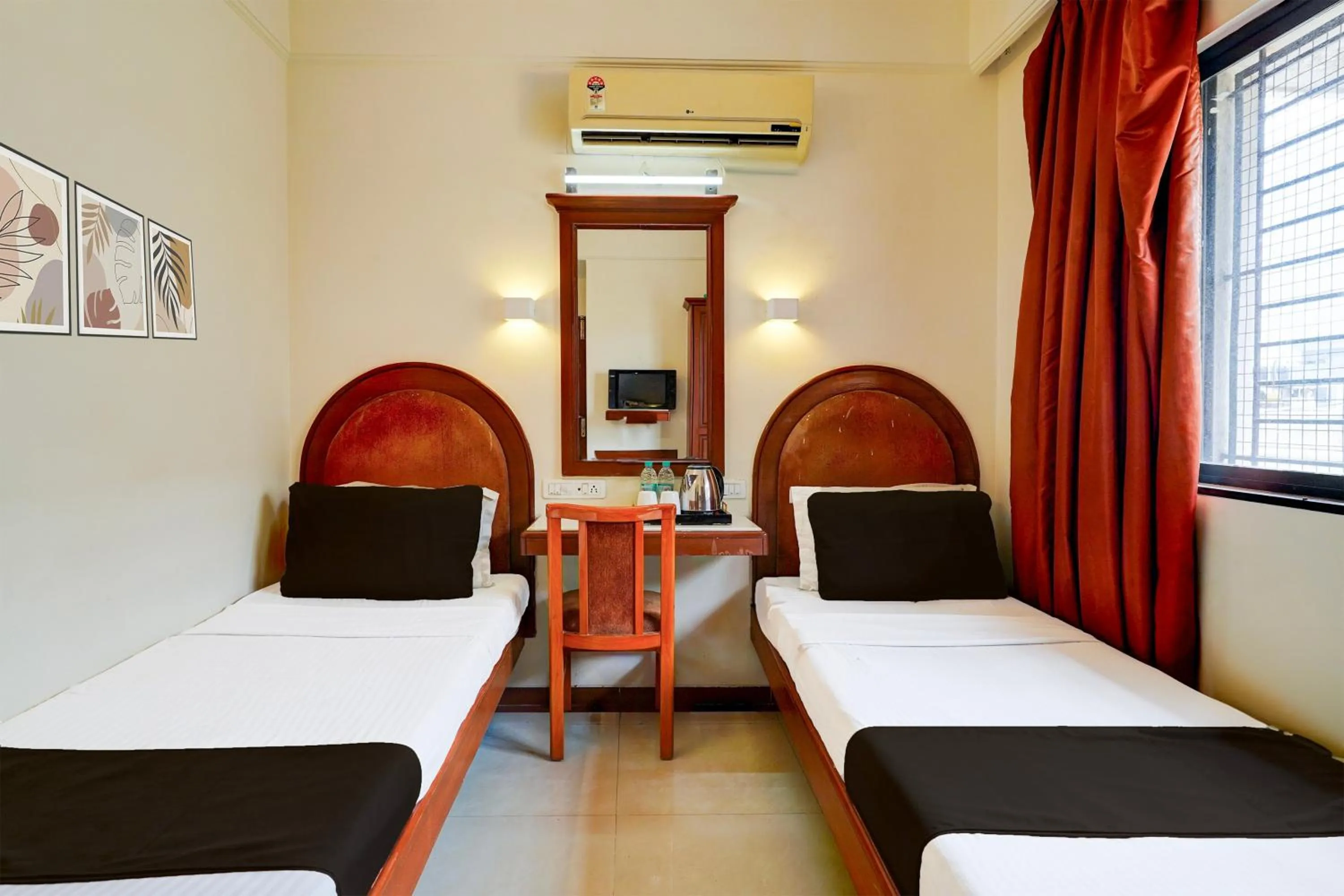 Bedroom, Bed in Super Hotel O Thimmaiah Rd Rajajinagar