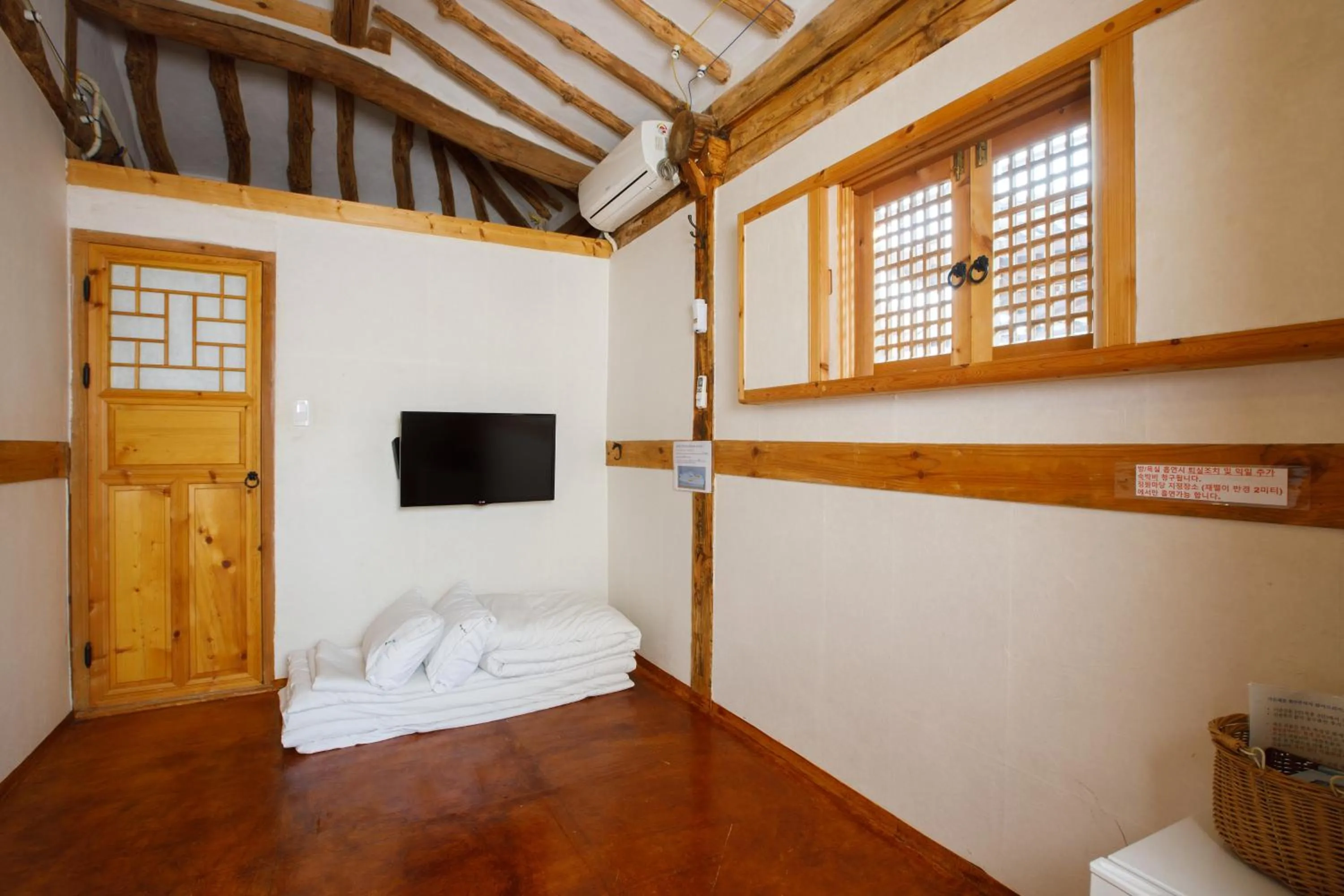 Bedroom, Bed in GaEunChae