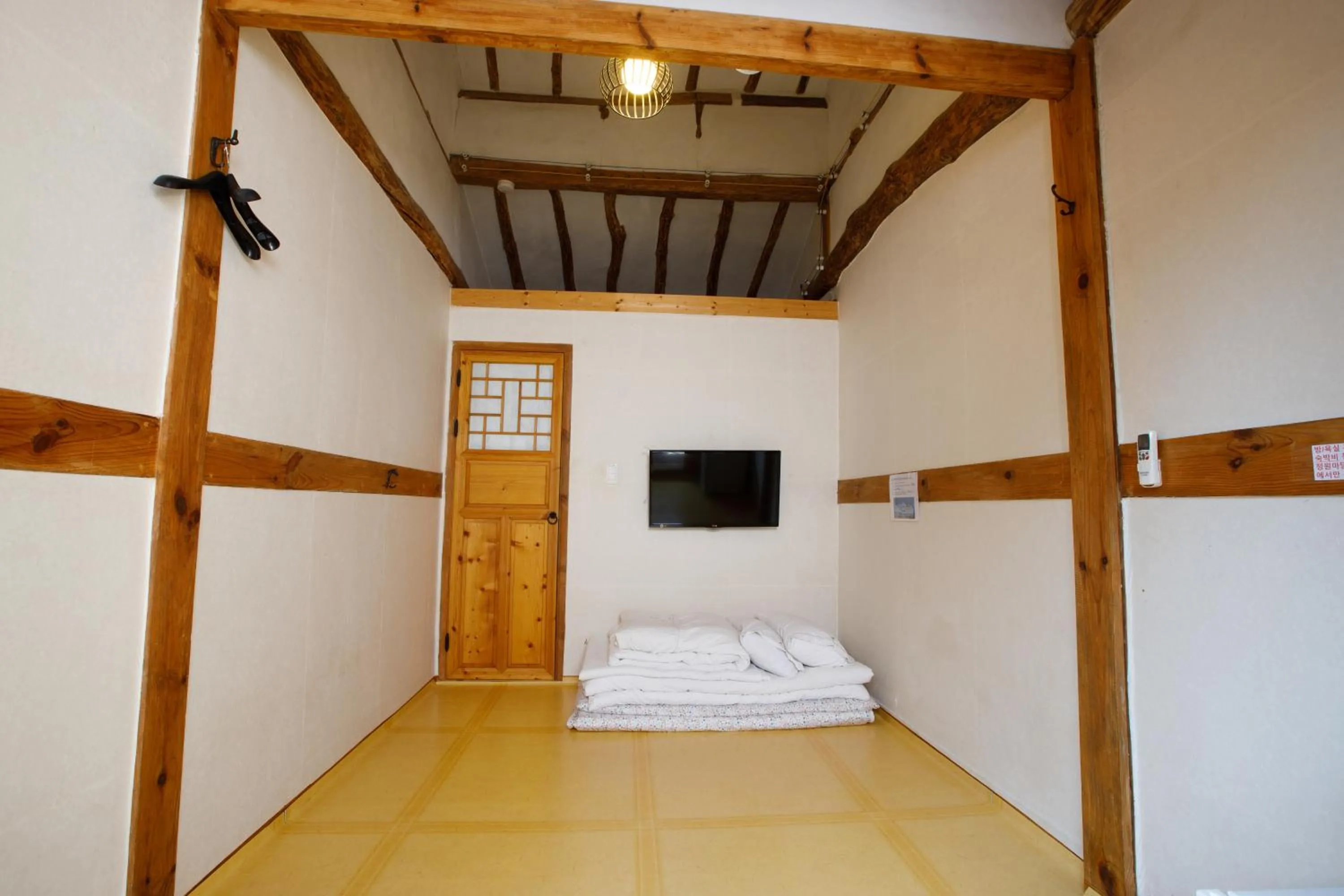 Bedroom, Bed in GaEunChae