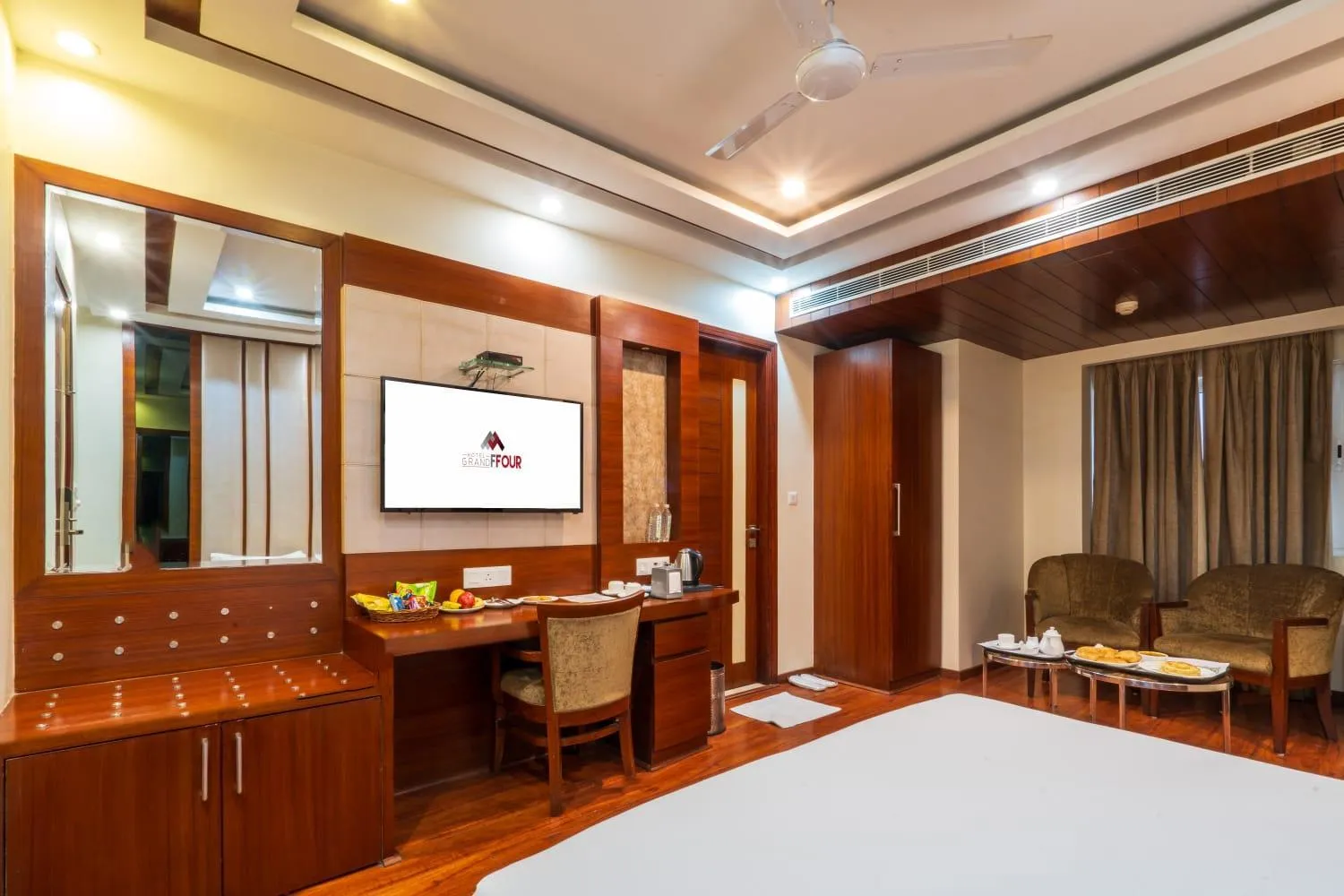 Bedroom, Bed in Grand FFOUR near Nehru Place, Delhi