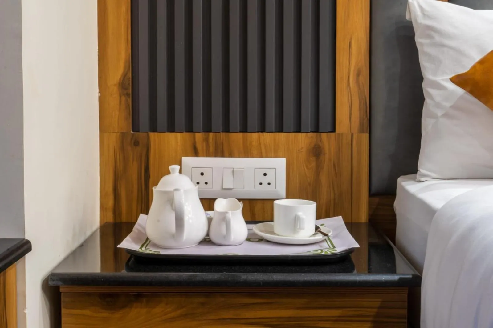 Coffee/tea facilities, Bed in Grand FFOUR near Nehru Place, Delhi