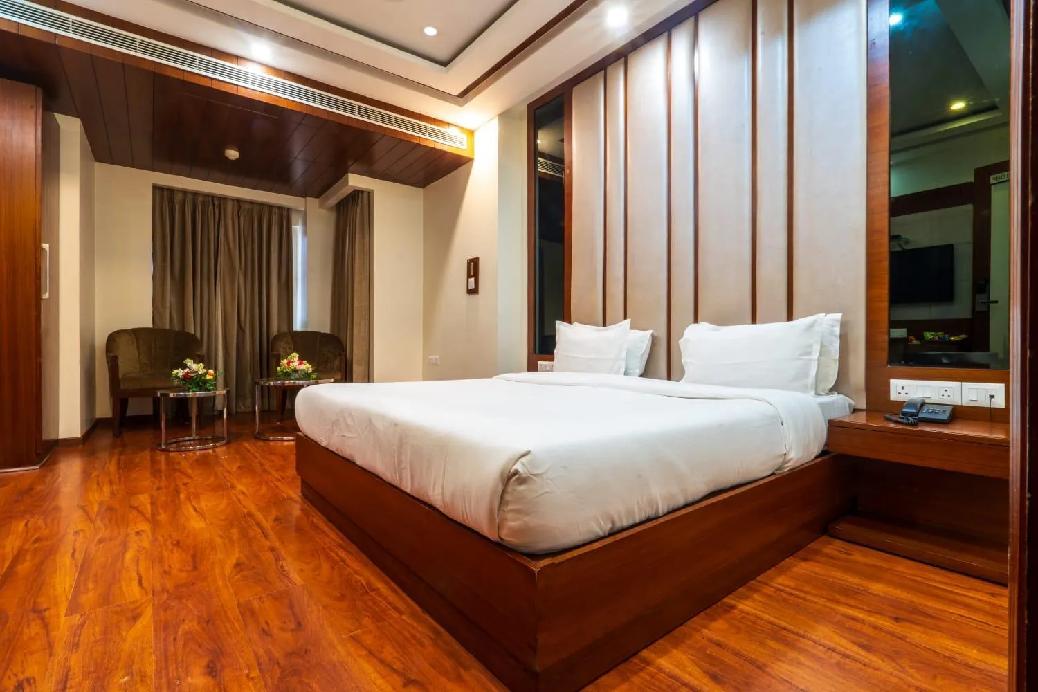 Bed in Grand FFOUR near Nehru Place, Delhi