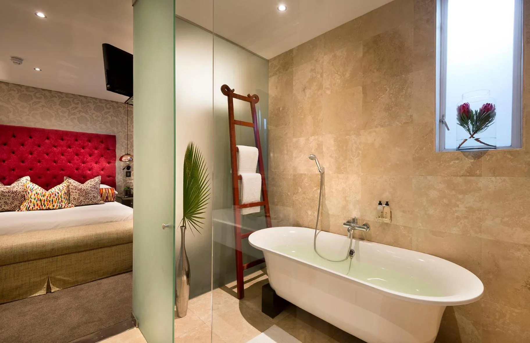 Bathroom, Bed in Grand Daddy Boutique Hotel