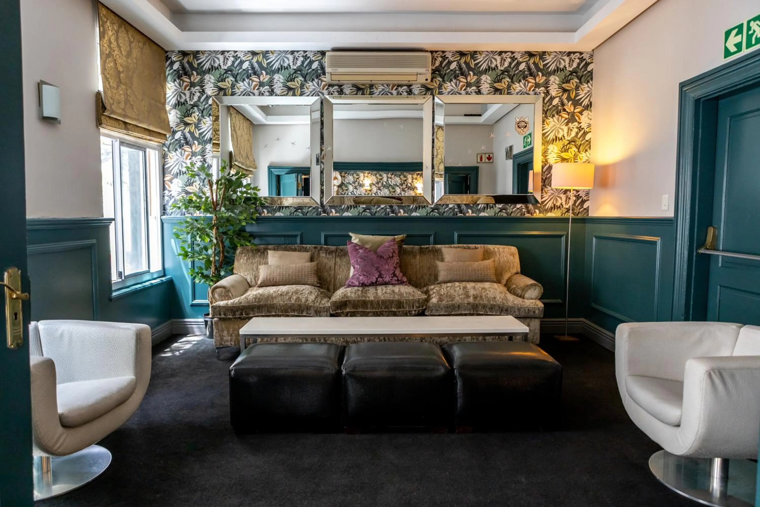 Lounge or bar in Grand Daddy Boutique Hotel