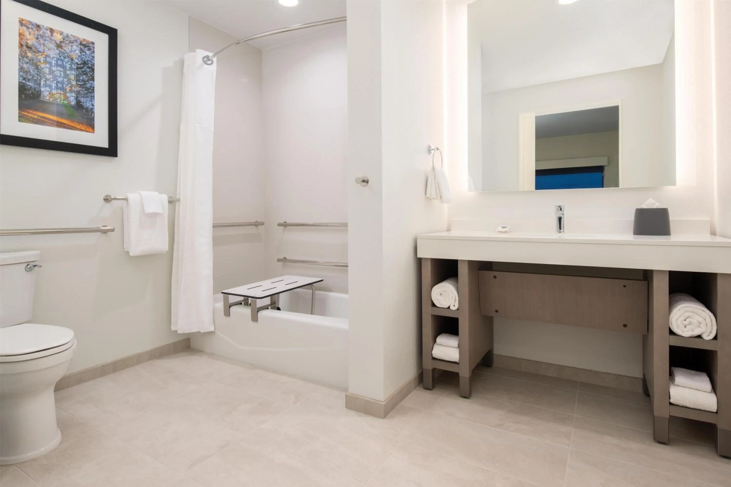 Hyatt House Fresno/Campus Pointe