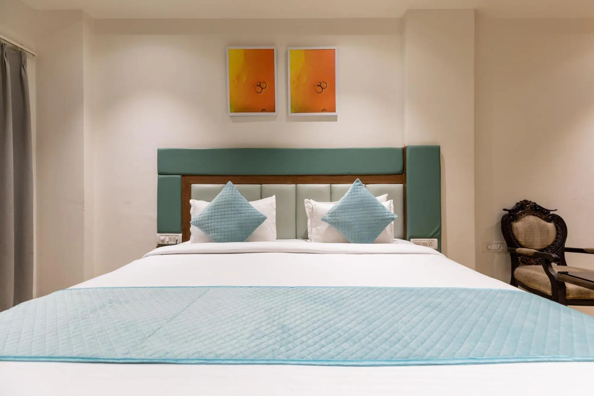 Bedroom, Bed in FabHotel The Oasis