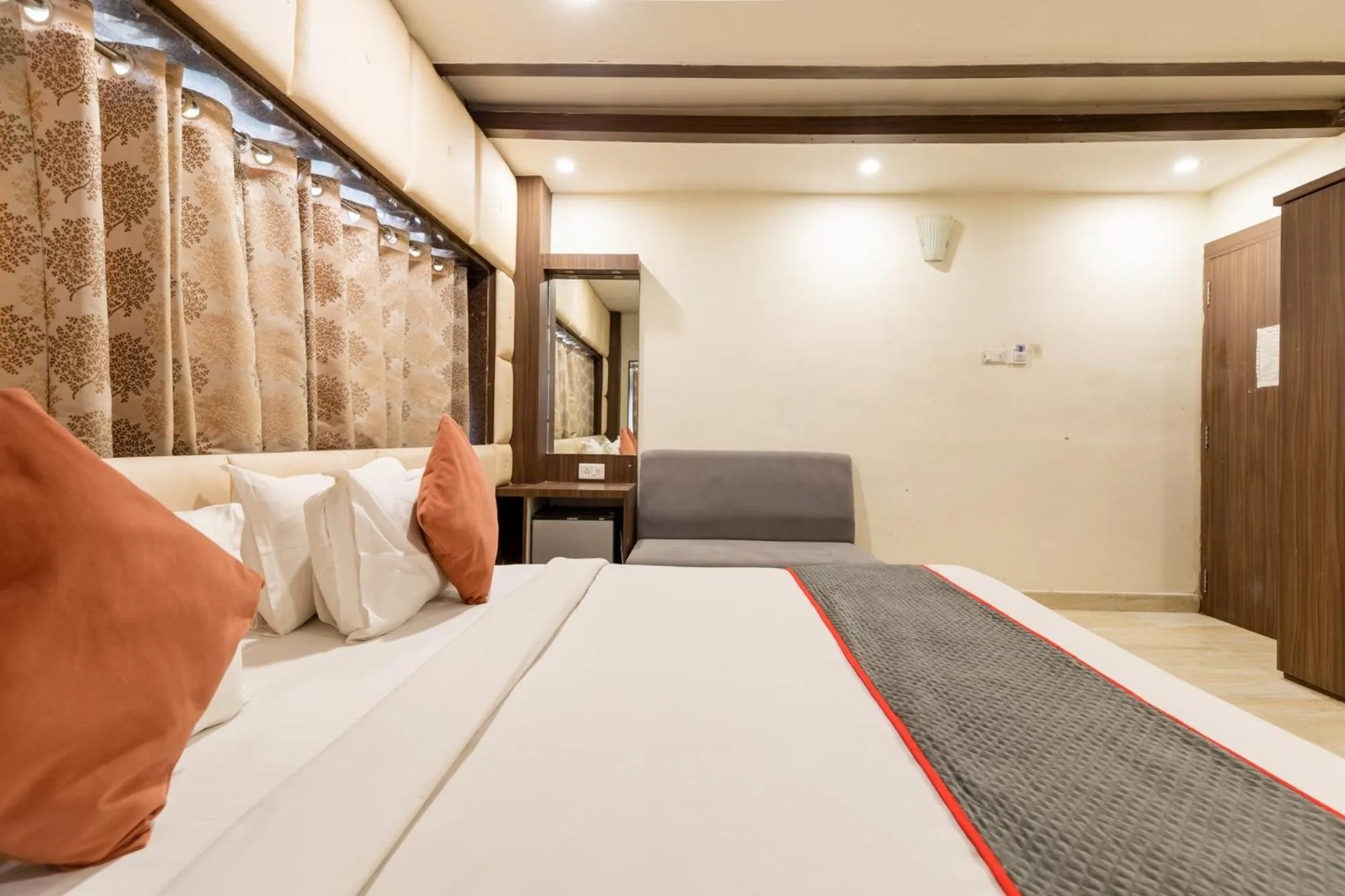 Bed in FabHotel The Oasis