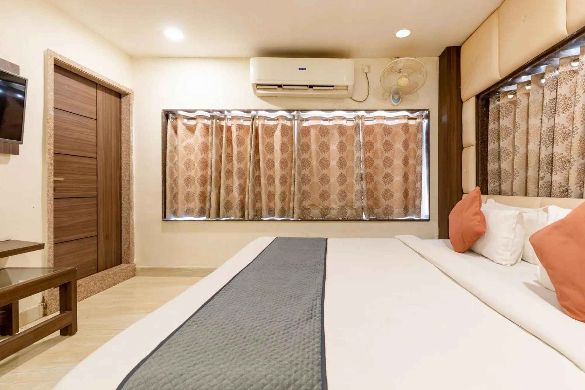 Bed in FabHotel Prime The Oasis