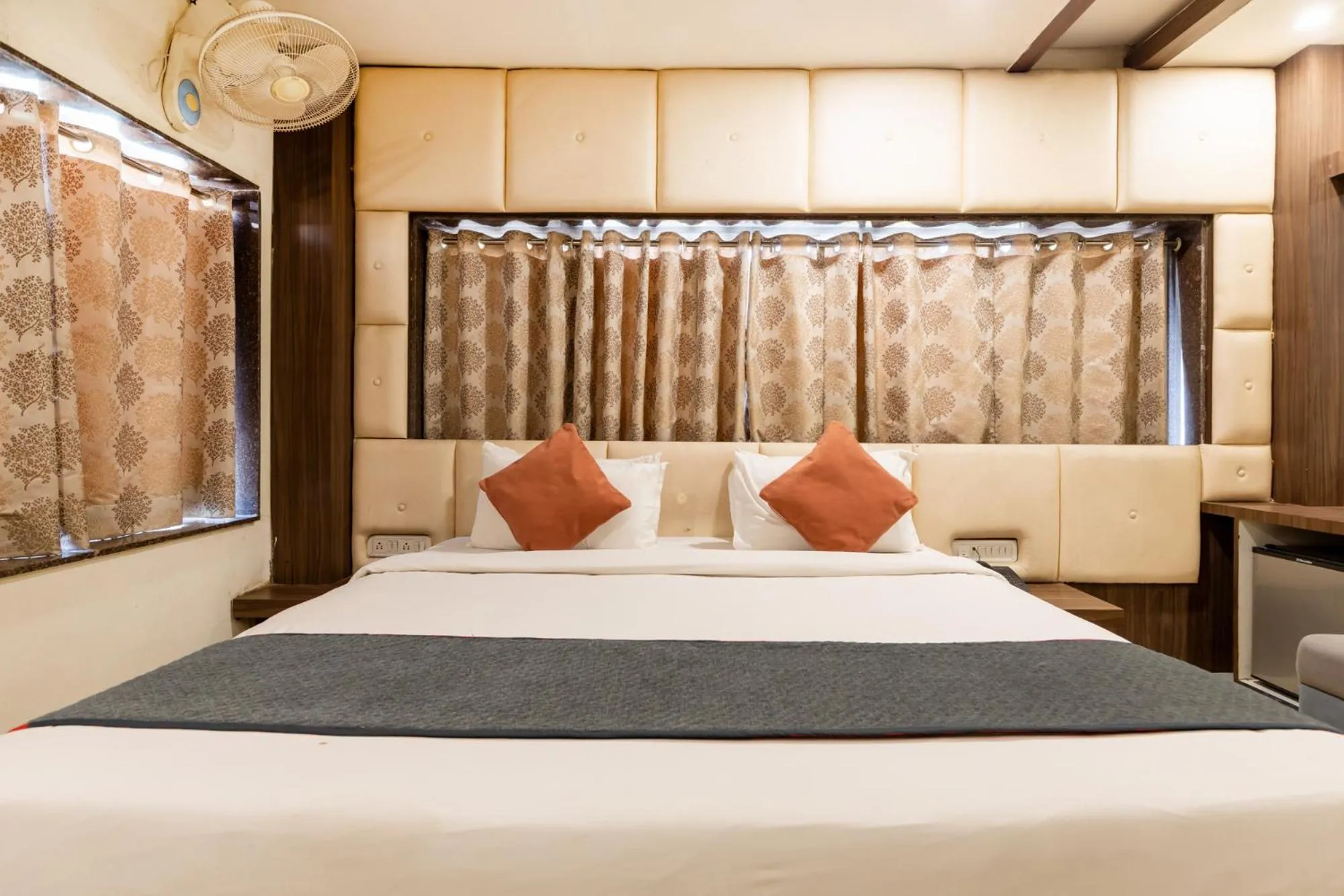 Bed in FabHotel Prime The Oasis