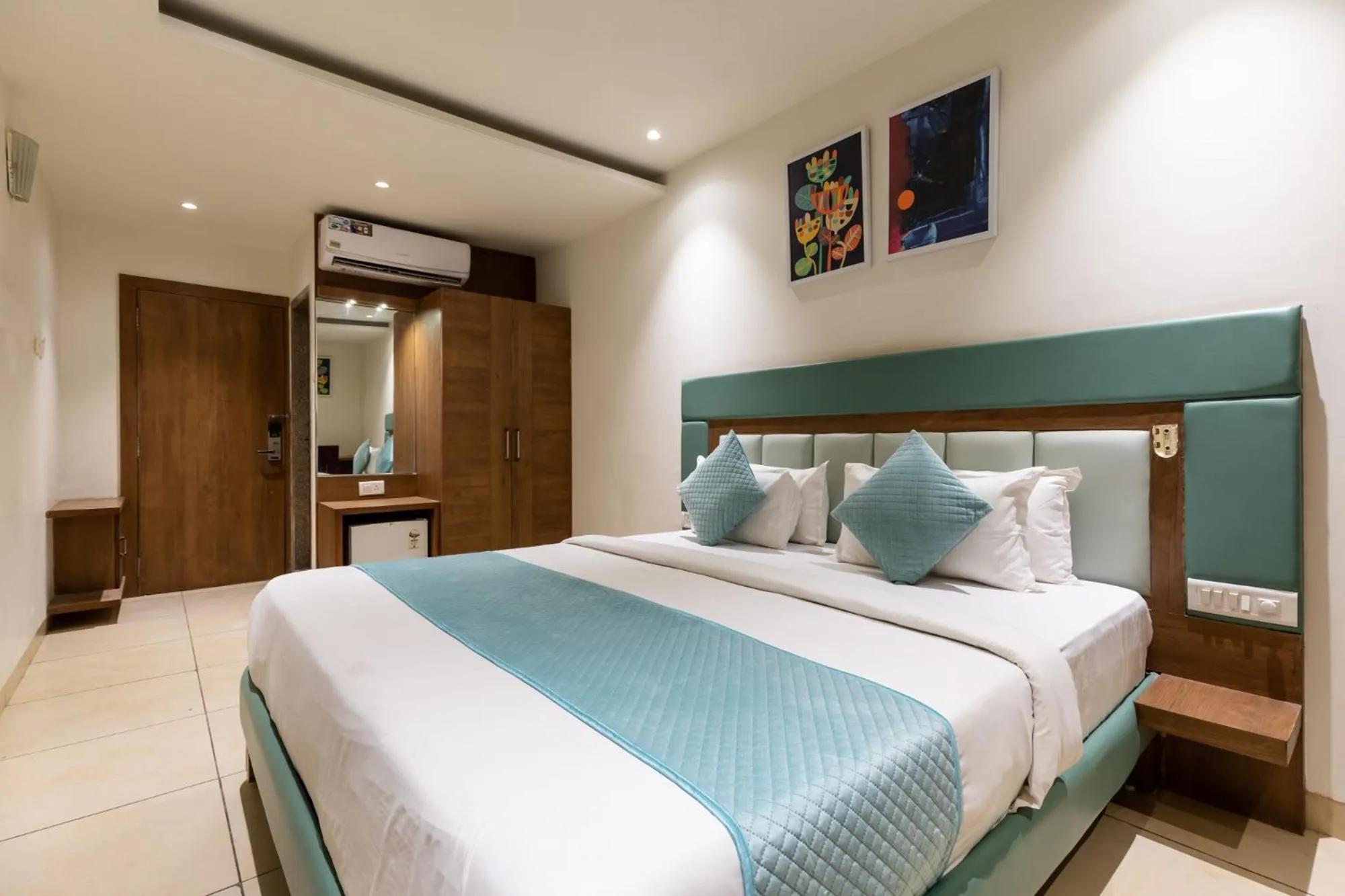 Bedroom, Bed in FabHotel The Oasis