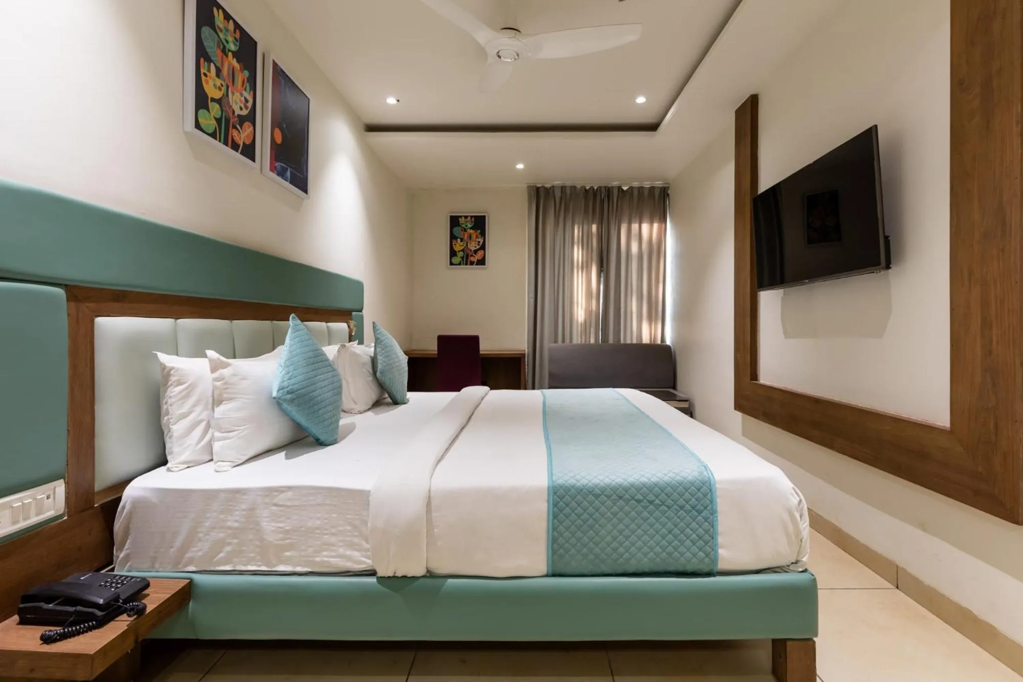 Bedroom, Bed in FabHotel The Oasis