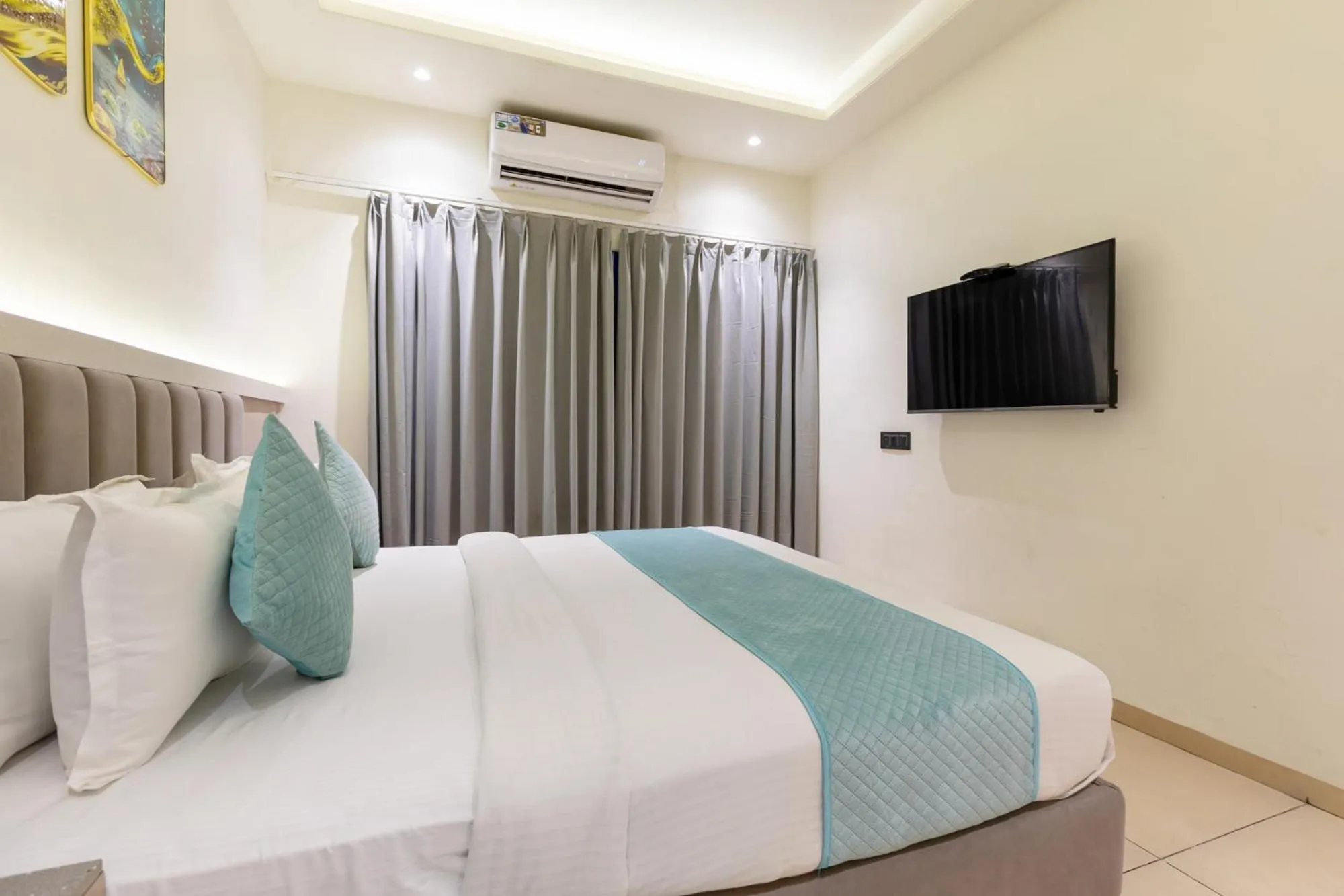 Bed in FabHotel Prime The Oasis