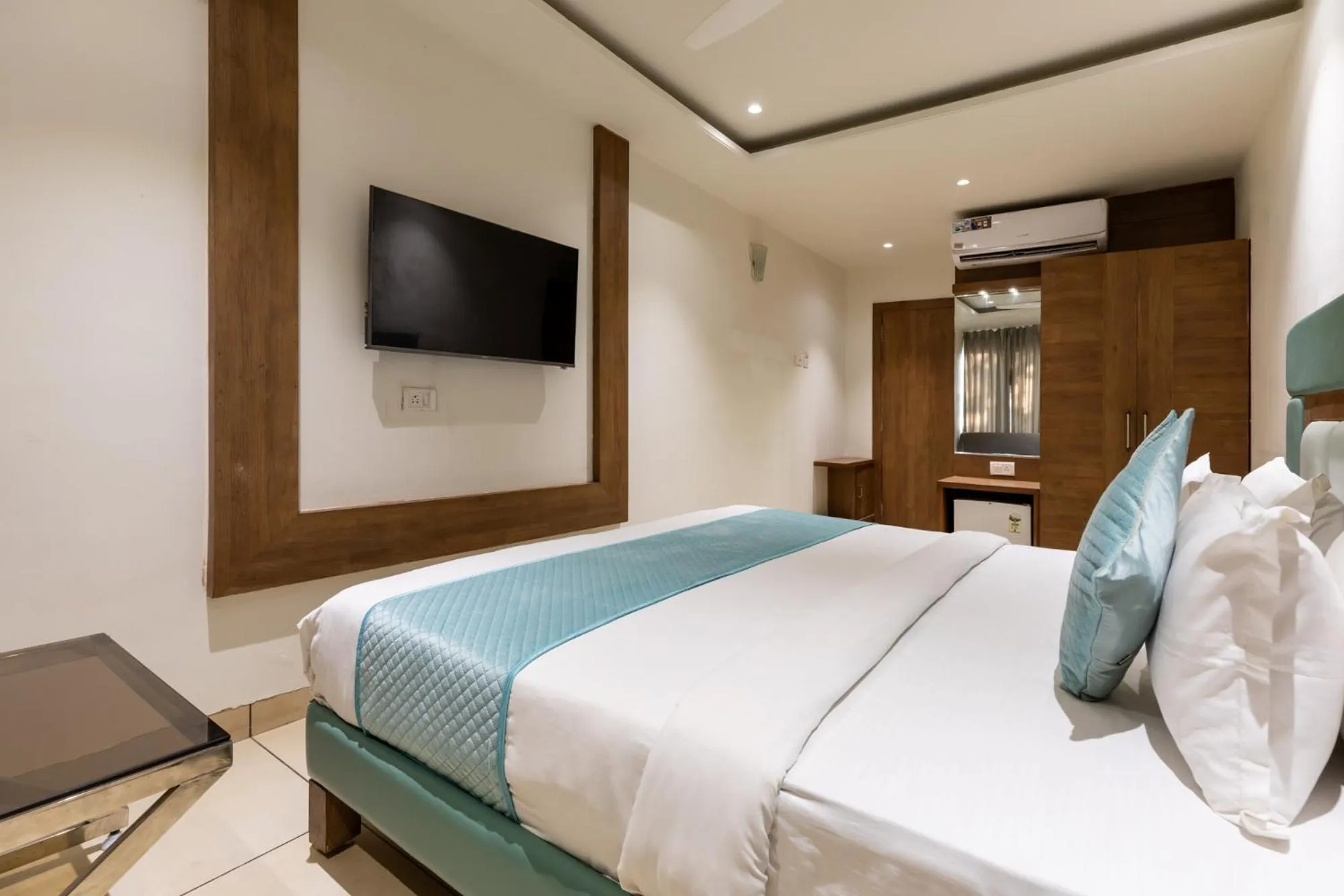 Bed in FabHotel The Oasis