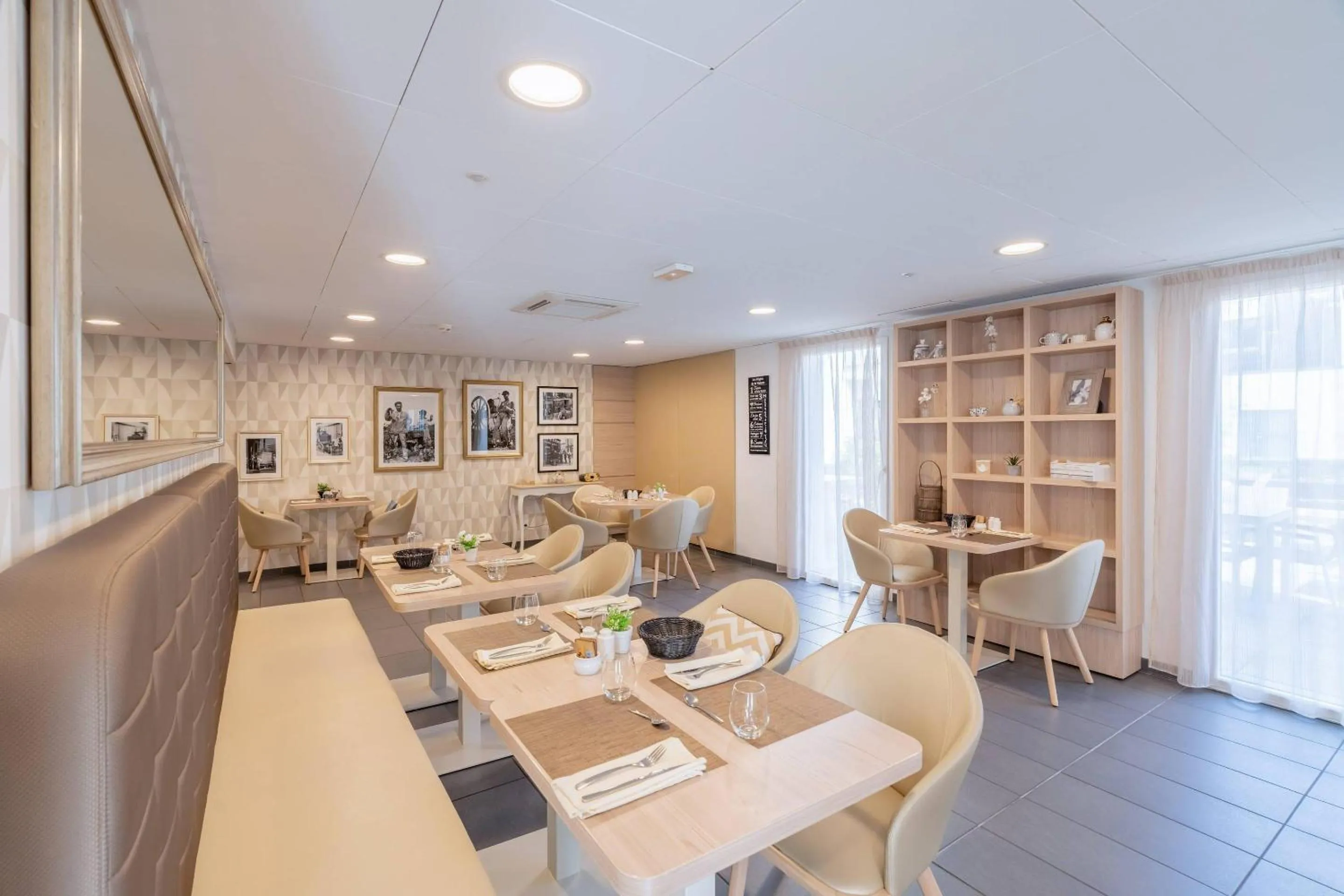 Breakfast in Quality Aparthotel Bourgoin-Jallieu