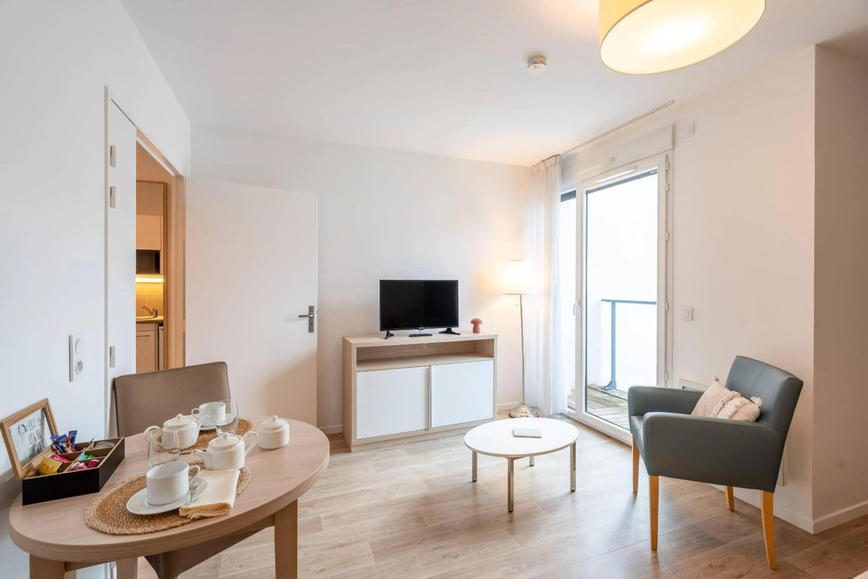 Photo of the whole room in Quality Aparthotel Bourgoin-Jallieu