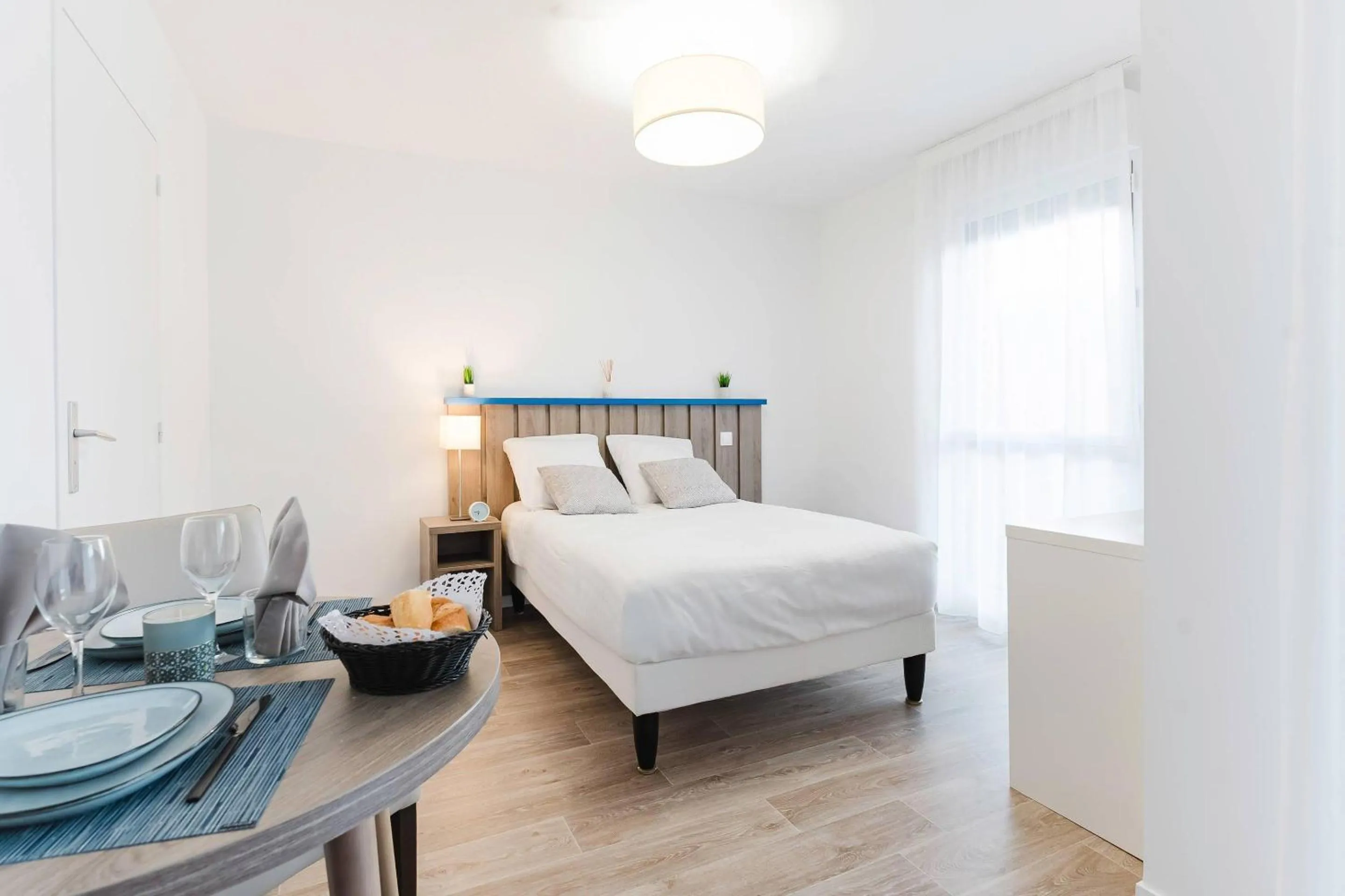 Photo of the whole room, Bed in Quality Aparthotel Saint-Malo