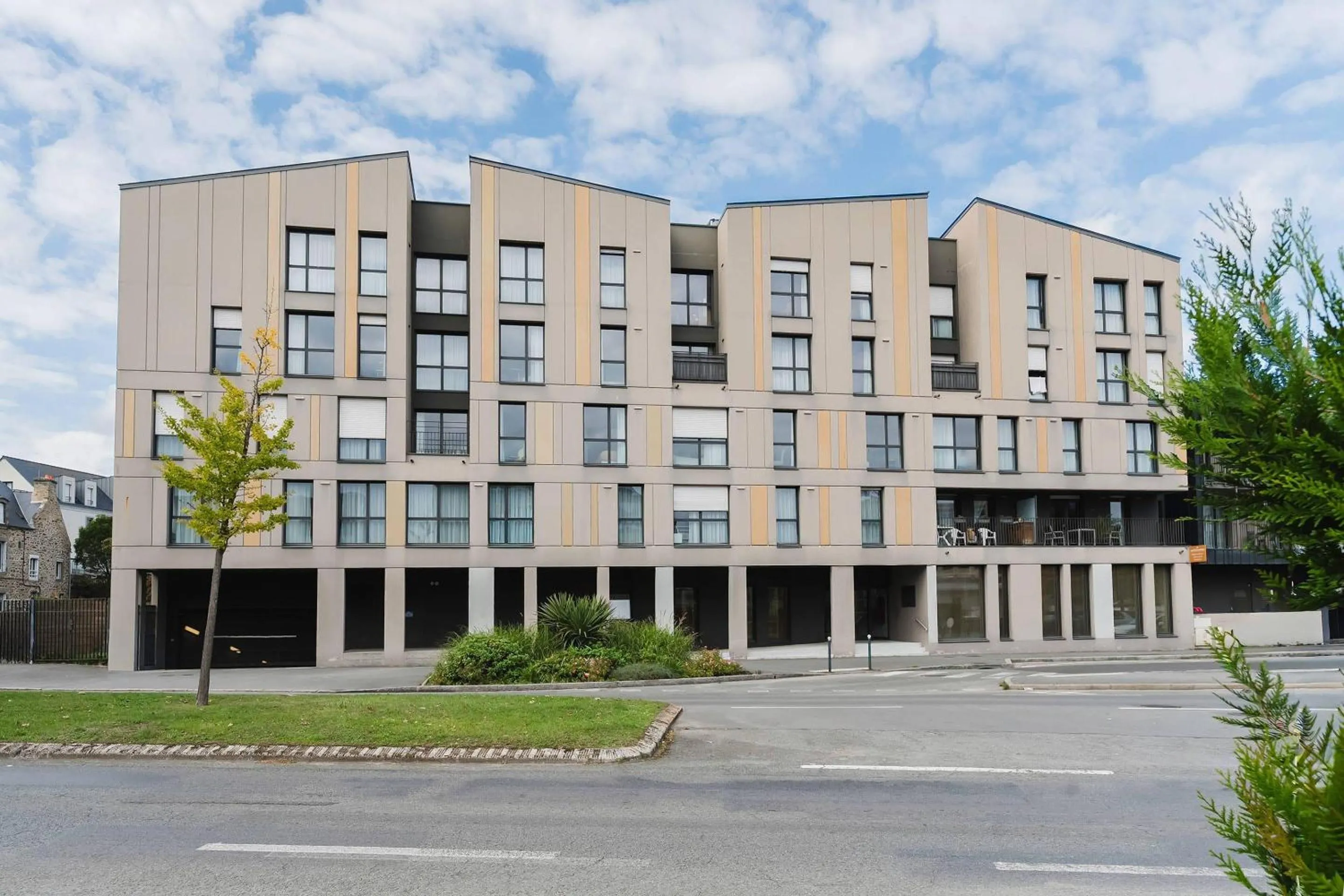 Property building in Quality Aparthotel Saint-Malo