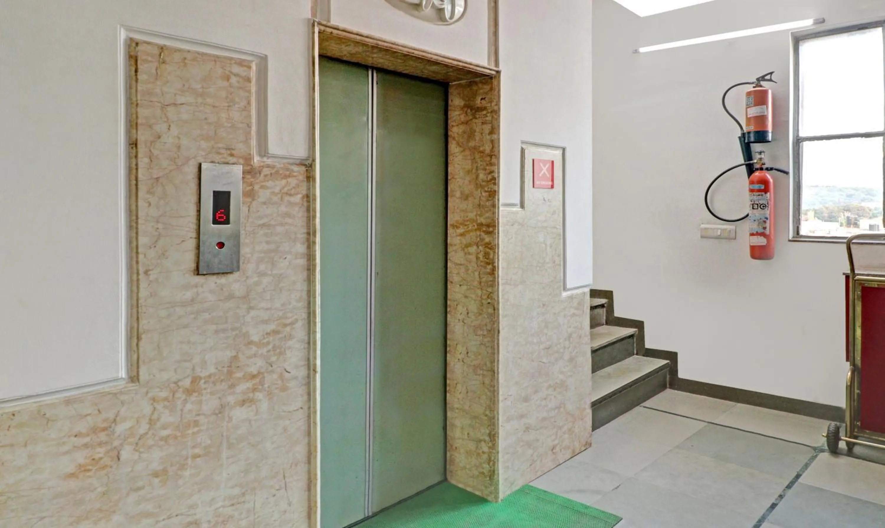 elevator in Treebo Sky 5