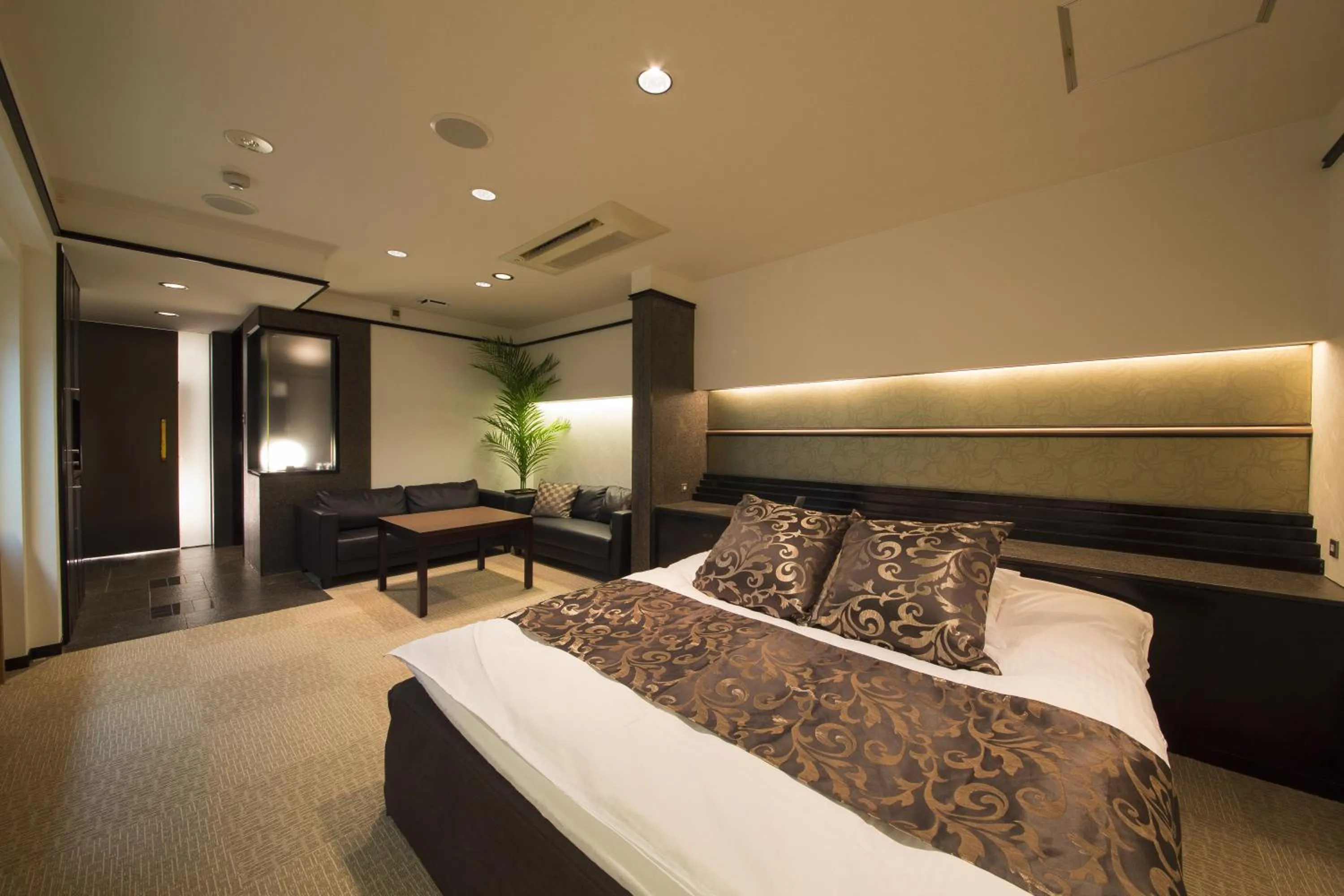 Photo of the whole room, Bed in Hotel Beni East (Adult Only)