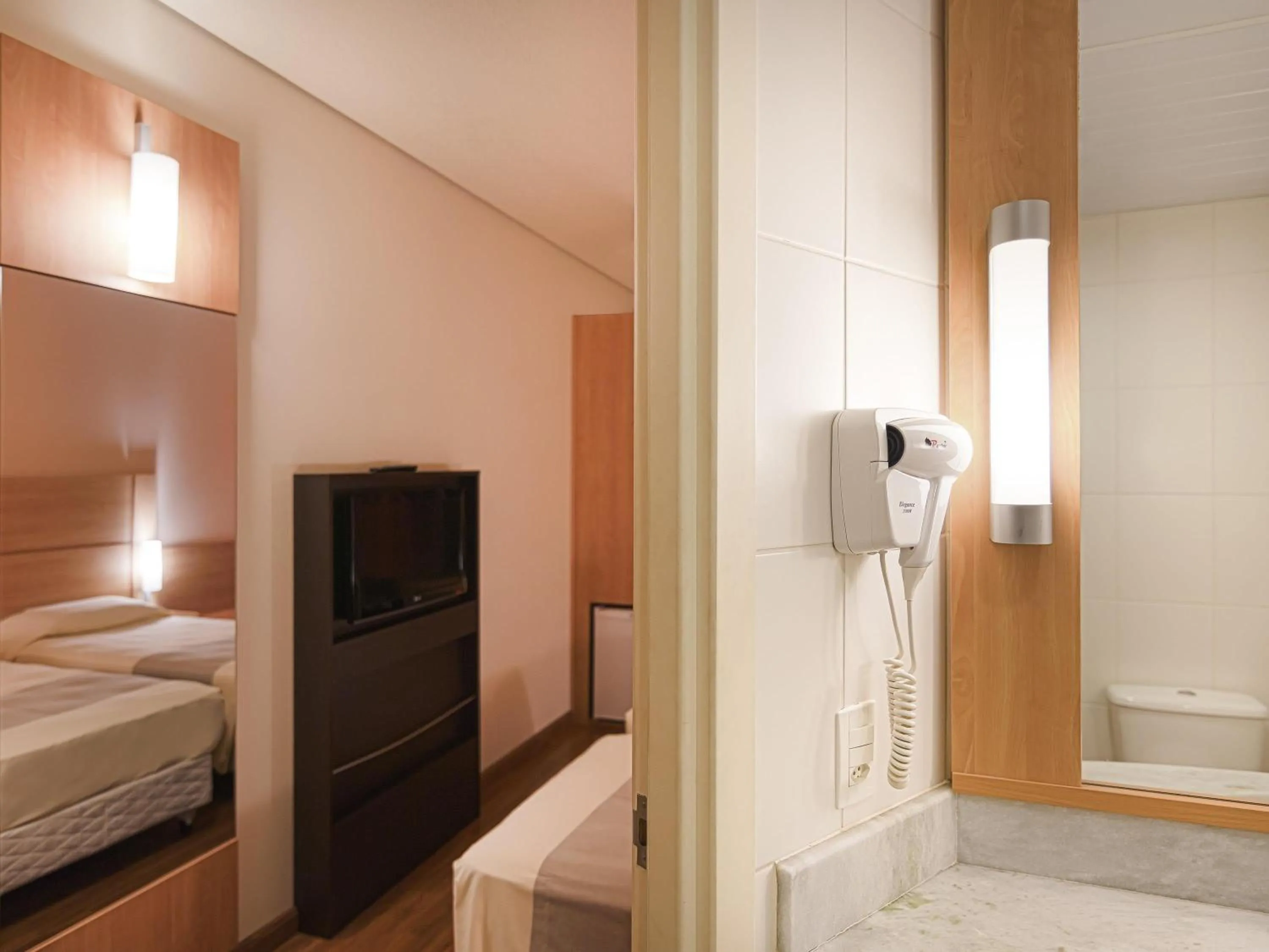 Bedroom, Bed in ibis Canoas Shopping