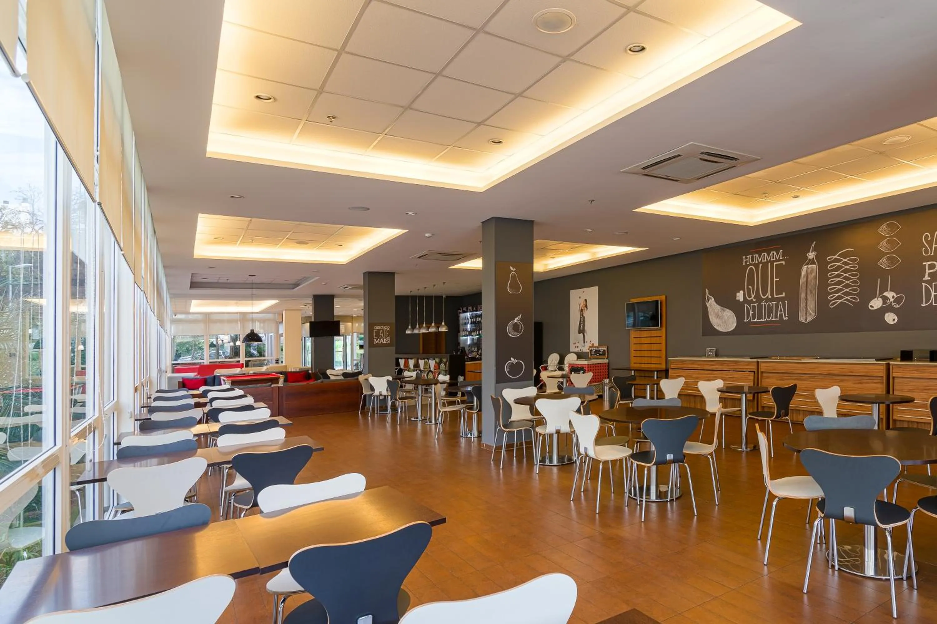 Restaurant/places to eat in ibis Canoas Shopping