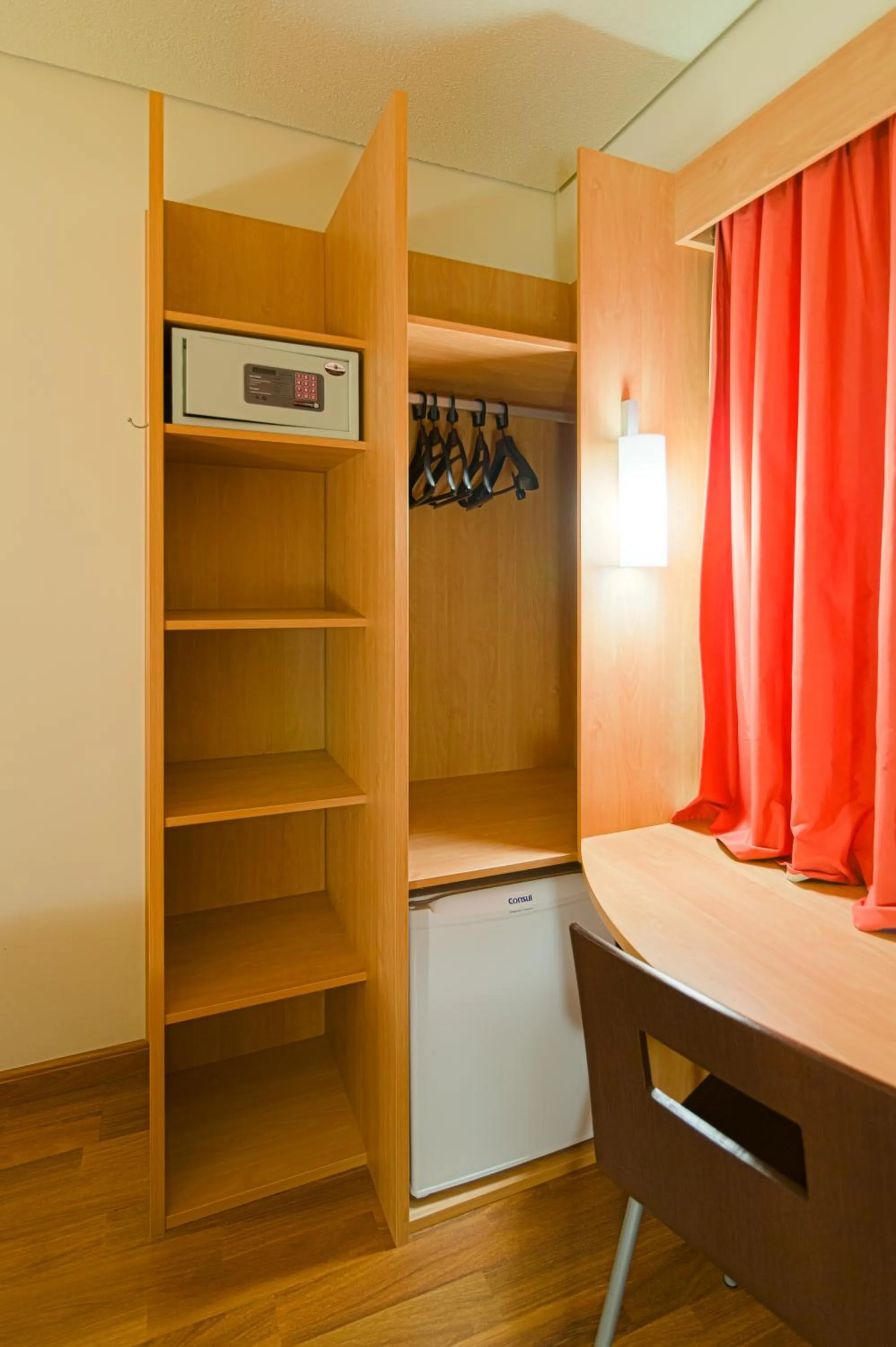 Bed in ibis Canoas Shopping